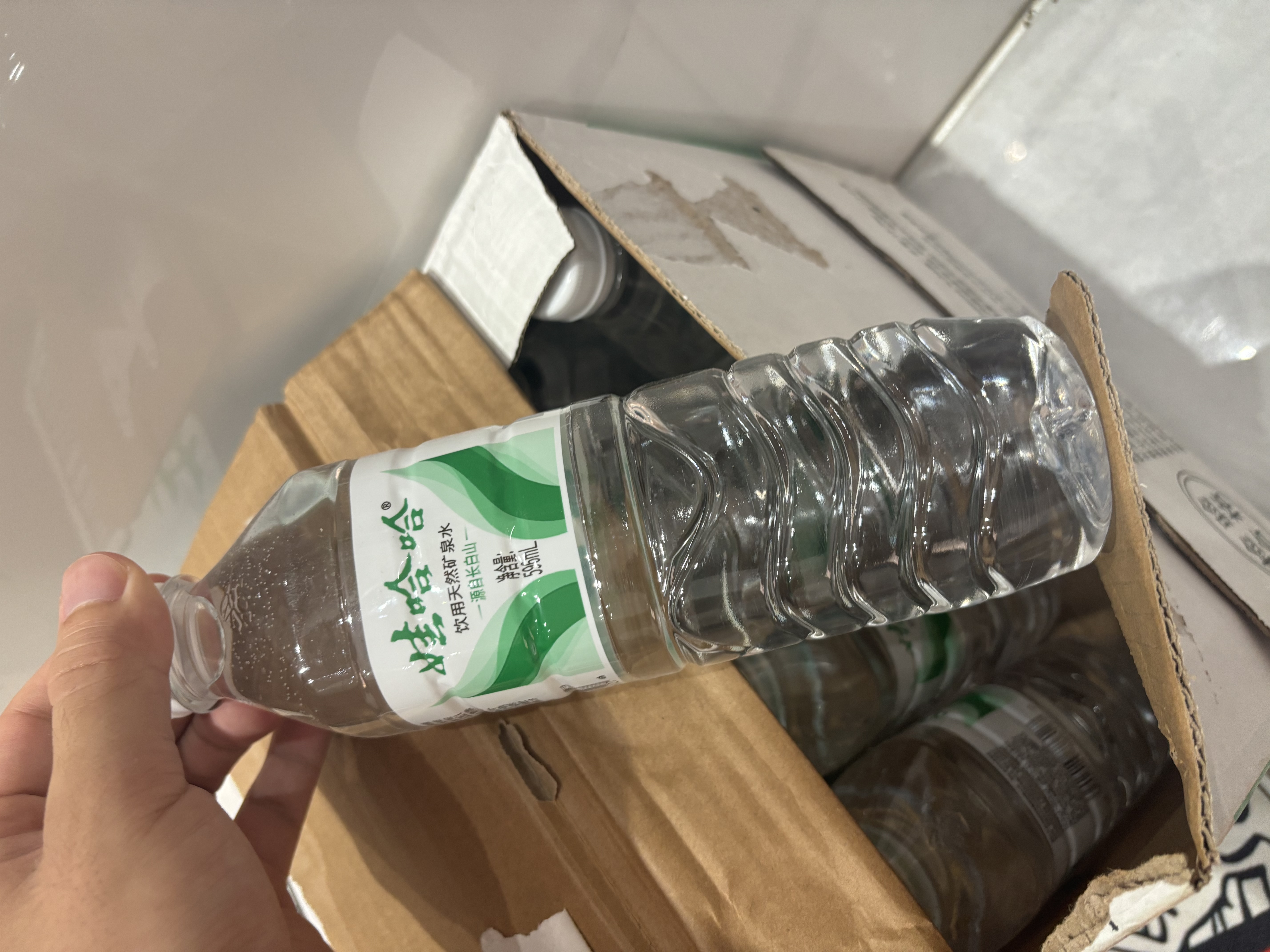 娃哈哈饮用天然矿泉水596ml*24瓶 长白山整箱装小瓶装水 哇哈哈饮用水 实拍图