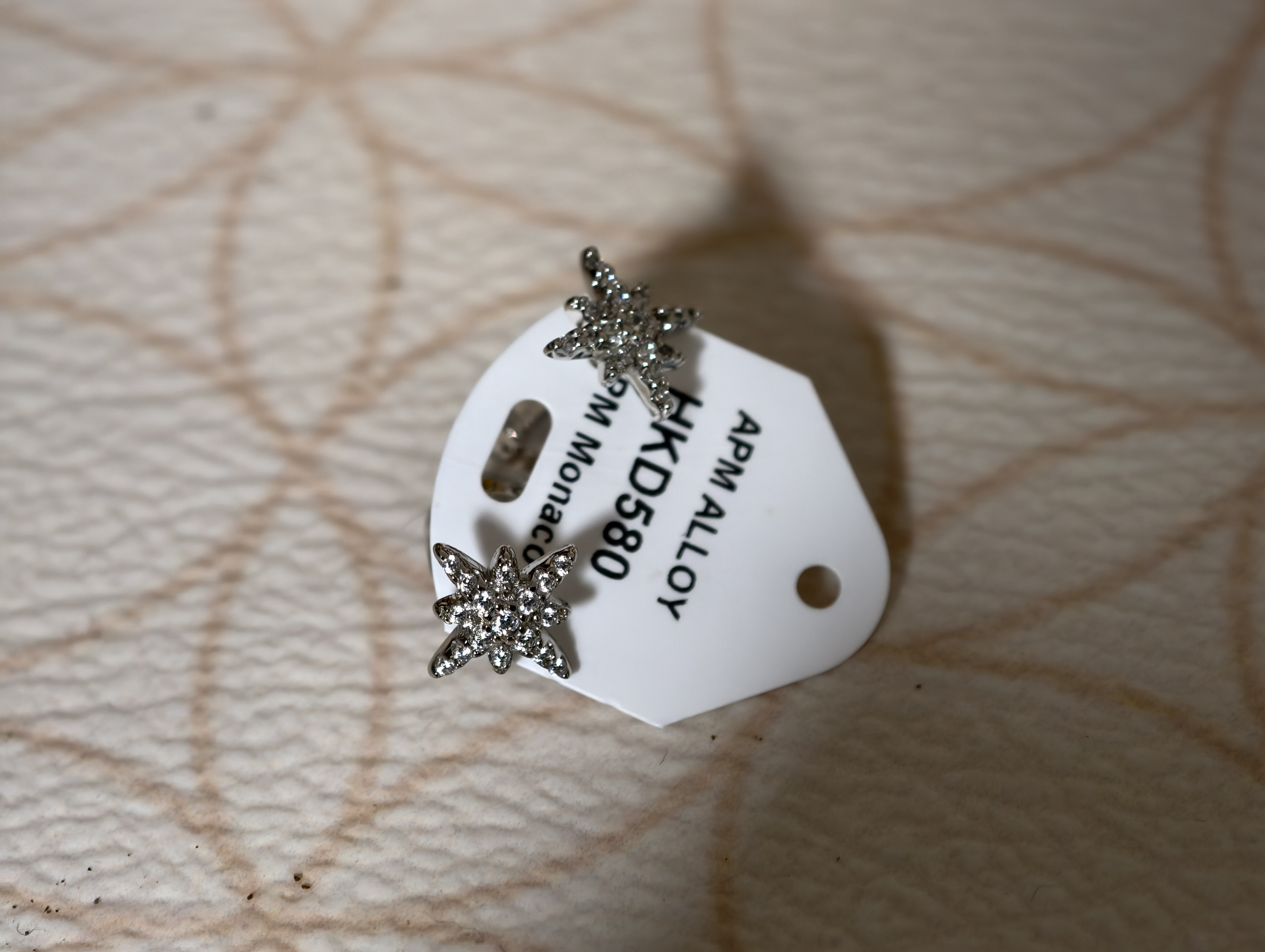 APM Monaco【官方正品】轻奢耳环女款银色情人节礼物迷你六芒星耳钉（新款） 实拍图