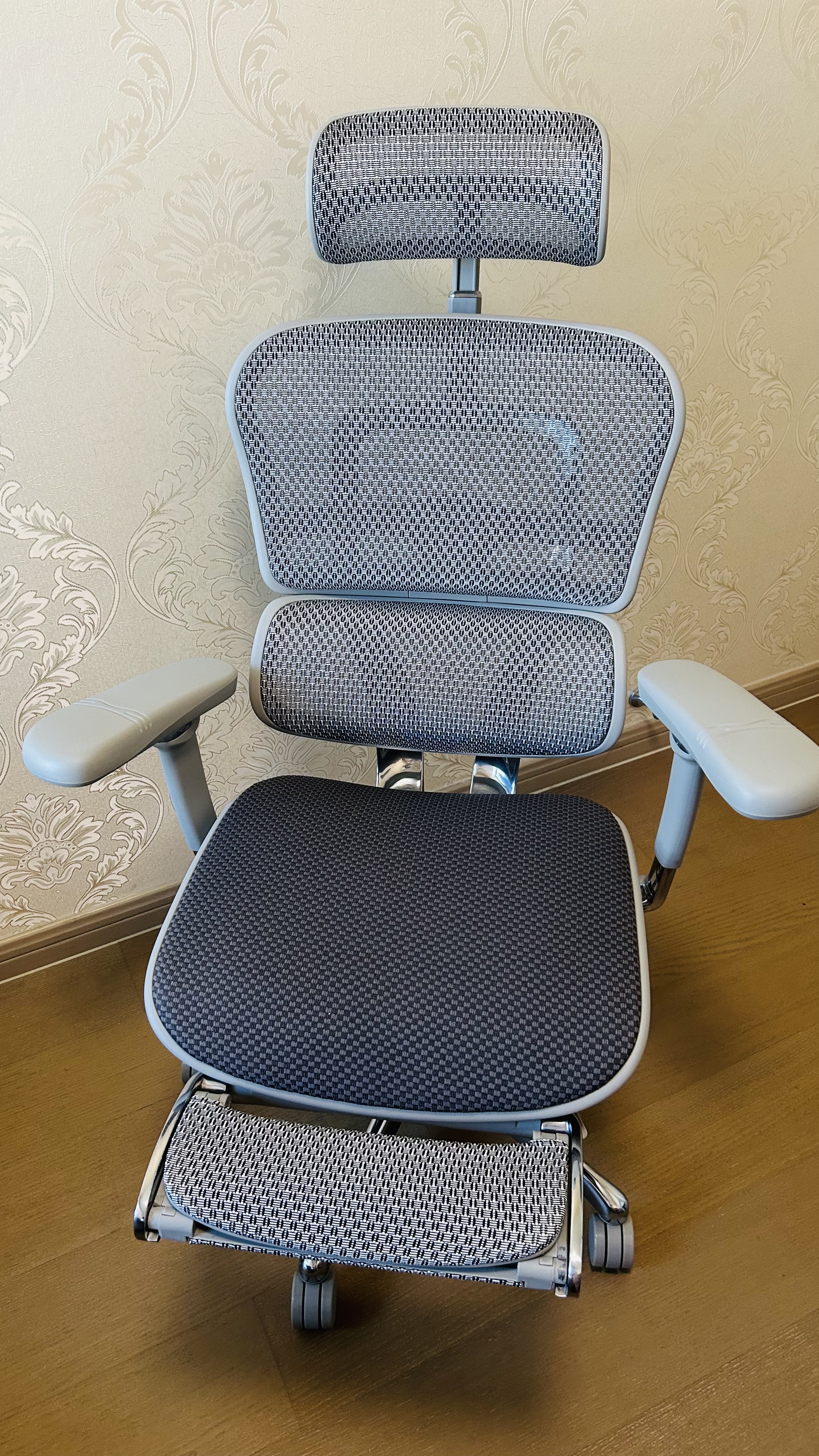 Ergonor保友金豪E2/金豪E2 Pro 高端人体工学椅 电脑椅办公椅家用电竞椅 【金豪E2 Pro】银白网(云感科技坐垫)+躺舒宝 整椅发货 送货上门 实拍图