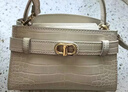 CHARLES&KEITH鳄鱼纹凯莉包手提斜挎婚包包女包七夕礼物送女友CK2-50270880-1 Ivory象牙色 S 实拍图