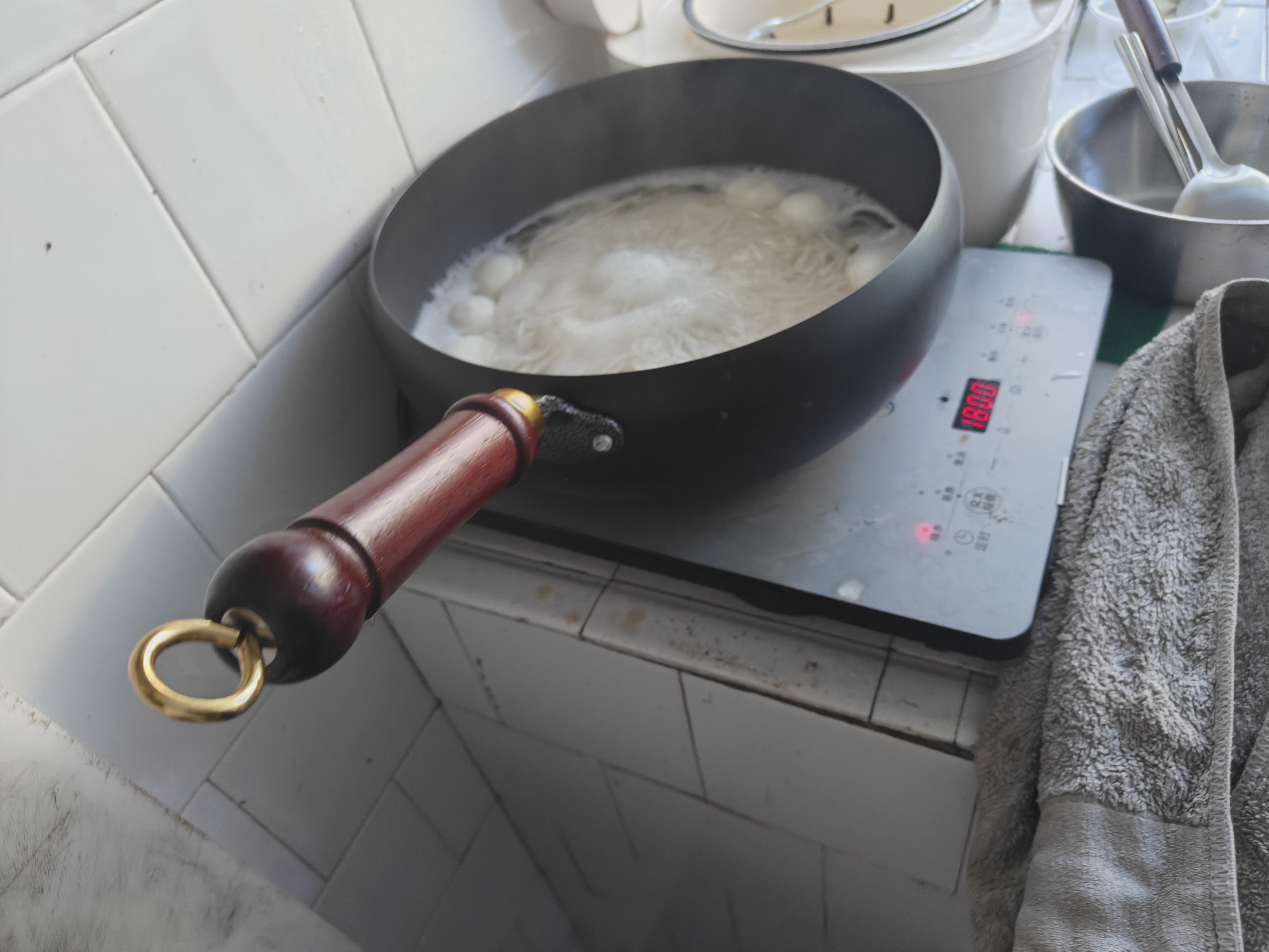 美的（Midea）【价低头部主播9折】家用电磁炉电陶炉电池炉2200W大功率猛火新型一体微晶面板爆炒MC-E22B60 实拍图