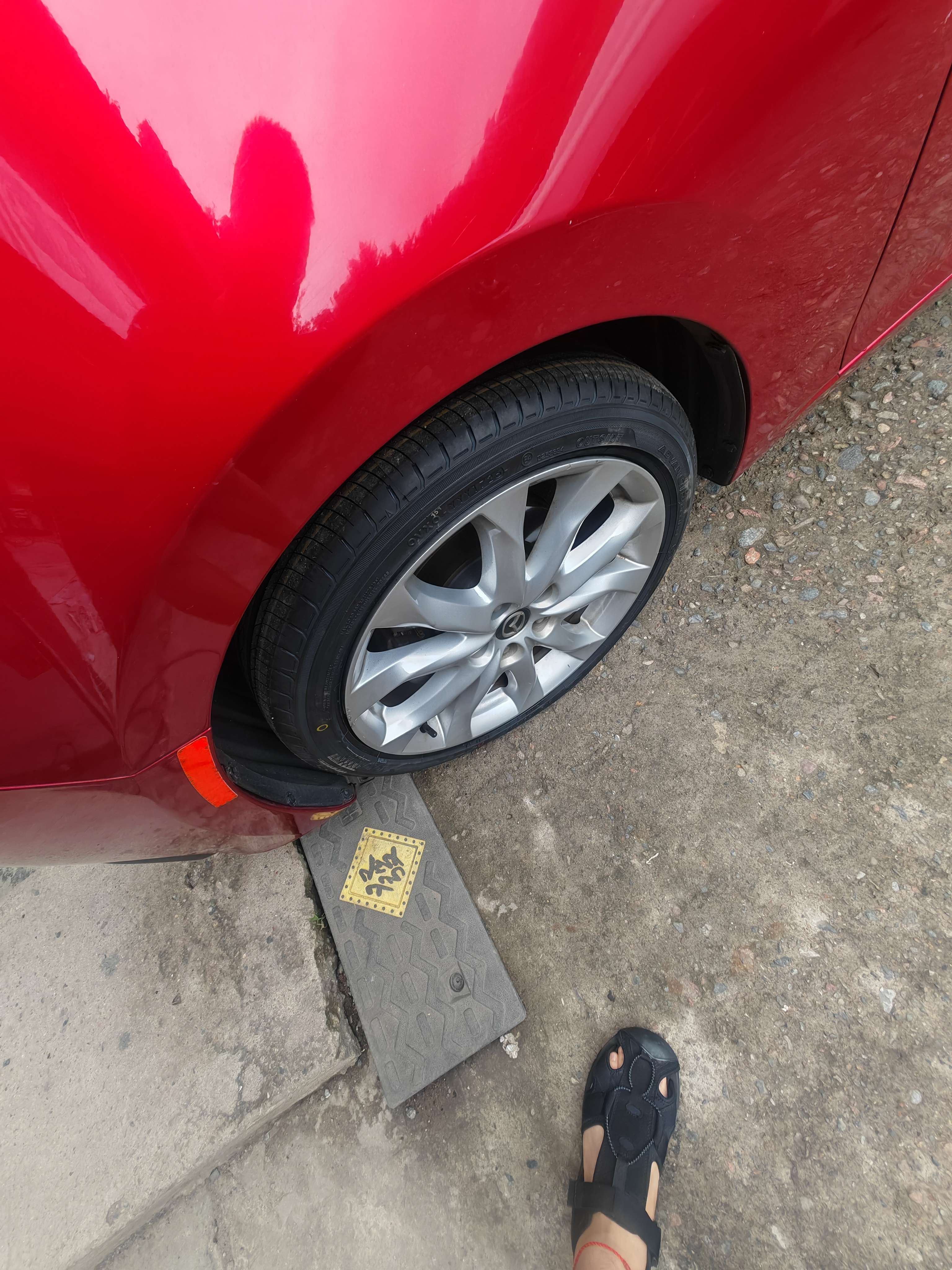 优科豪马横滨汽车轮胎 215/45R18 89W ADVAN dB V551V 原配马自达昂克赛拉 实拍图
