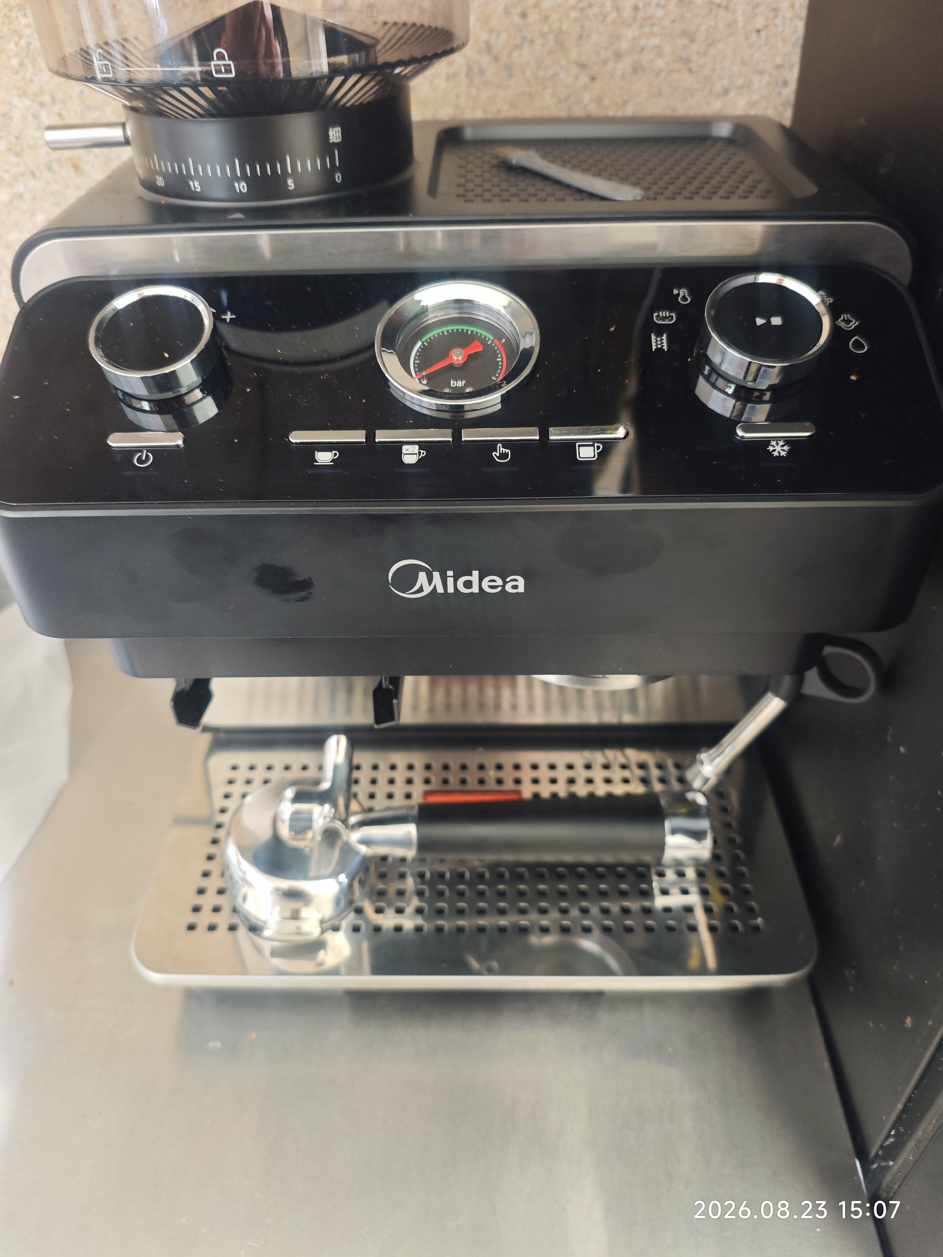 美的（Midea）半自动咖啡机冷热三萃全自动研磨一体机家用磨豆机意式浓缩可视压力GE5810 实拍图
