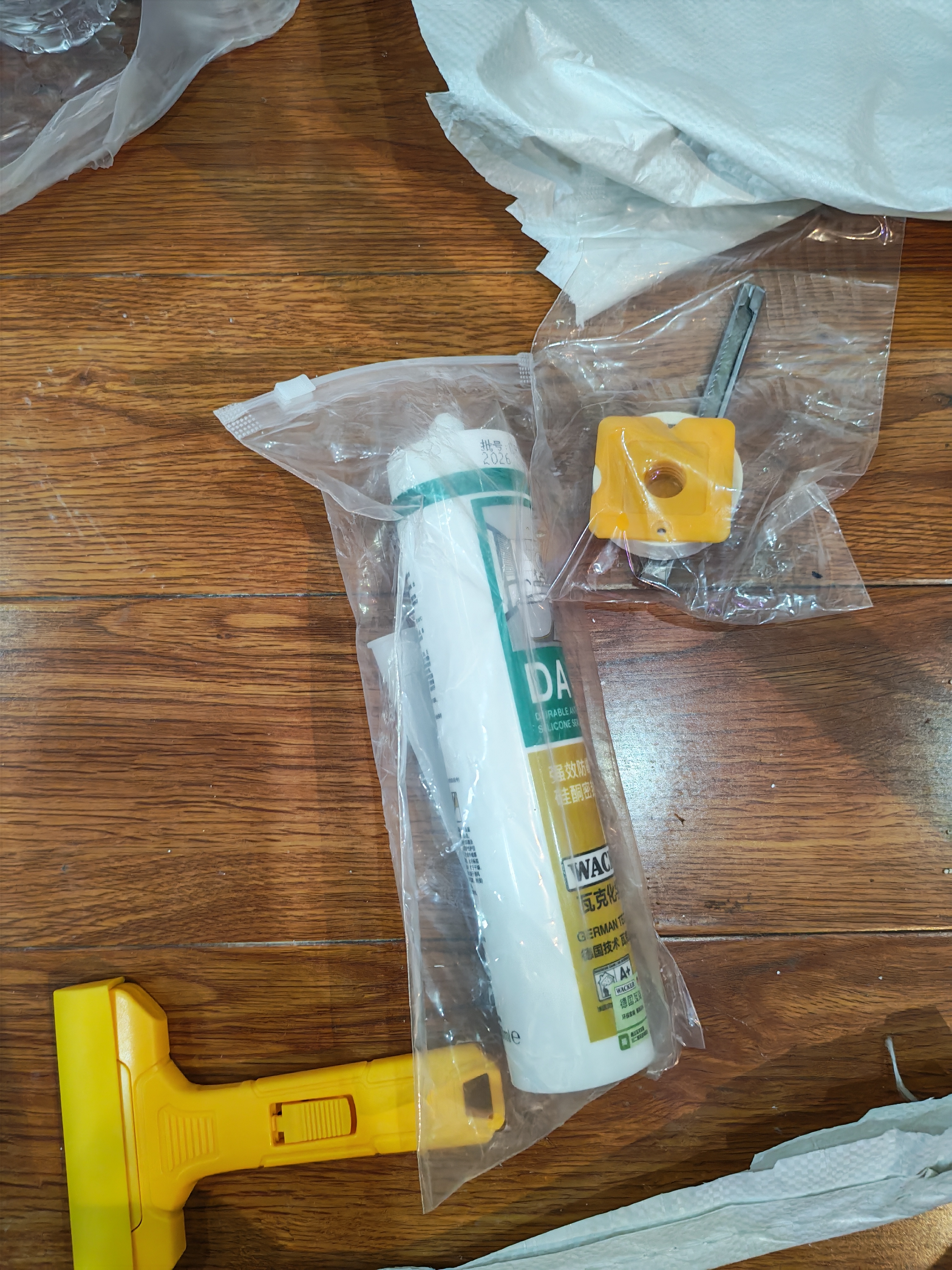 瓦克（WACKER）DA防霉玻璃胶厨卫密封胶防水美容胶马桶封边胶白色+胶枪工具包 实拍图