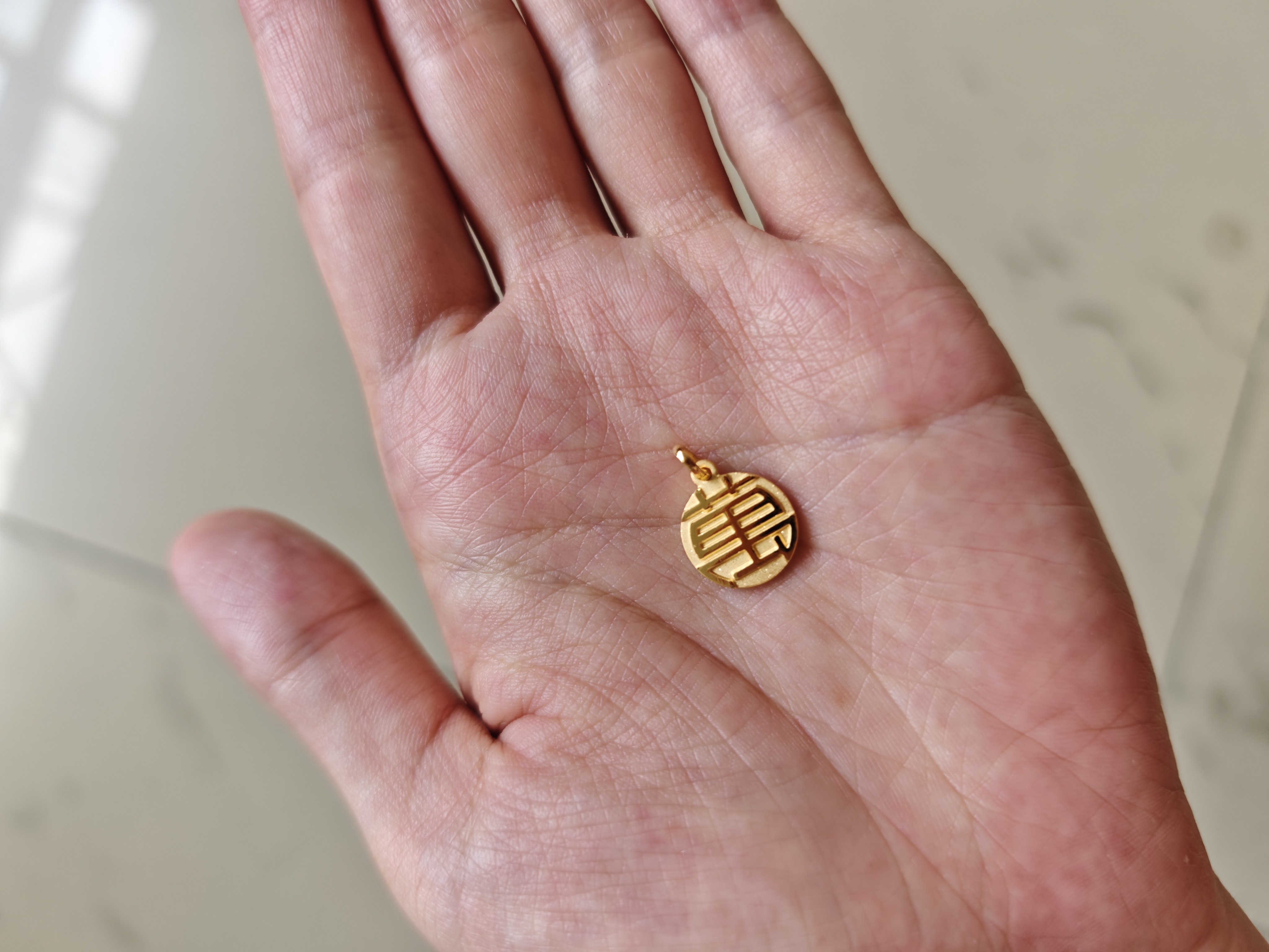 周大福福字圆牌万字福牌黄金吊坠女约3.05g EOF1684生日礼物 实拍图