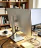 戴尔（DELL）UltraSharp 24英寸 办公显示器 FHD IPS 120Hz 高刷 Type-C15W手机充电 旋转升降 U2424H 实拍图