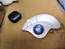 罗技（Logitech）ERGO M575 S 人体工学鼠标 轨迹球鼠标 无线蓝牙双模 办公鼠标 带无线2.4G接收器 珍珠白 实拍图