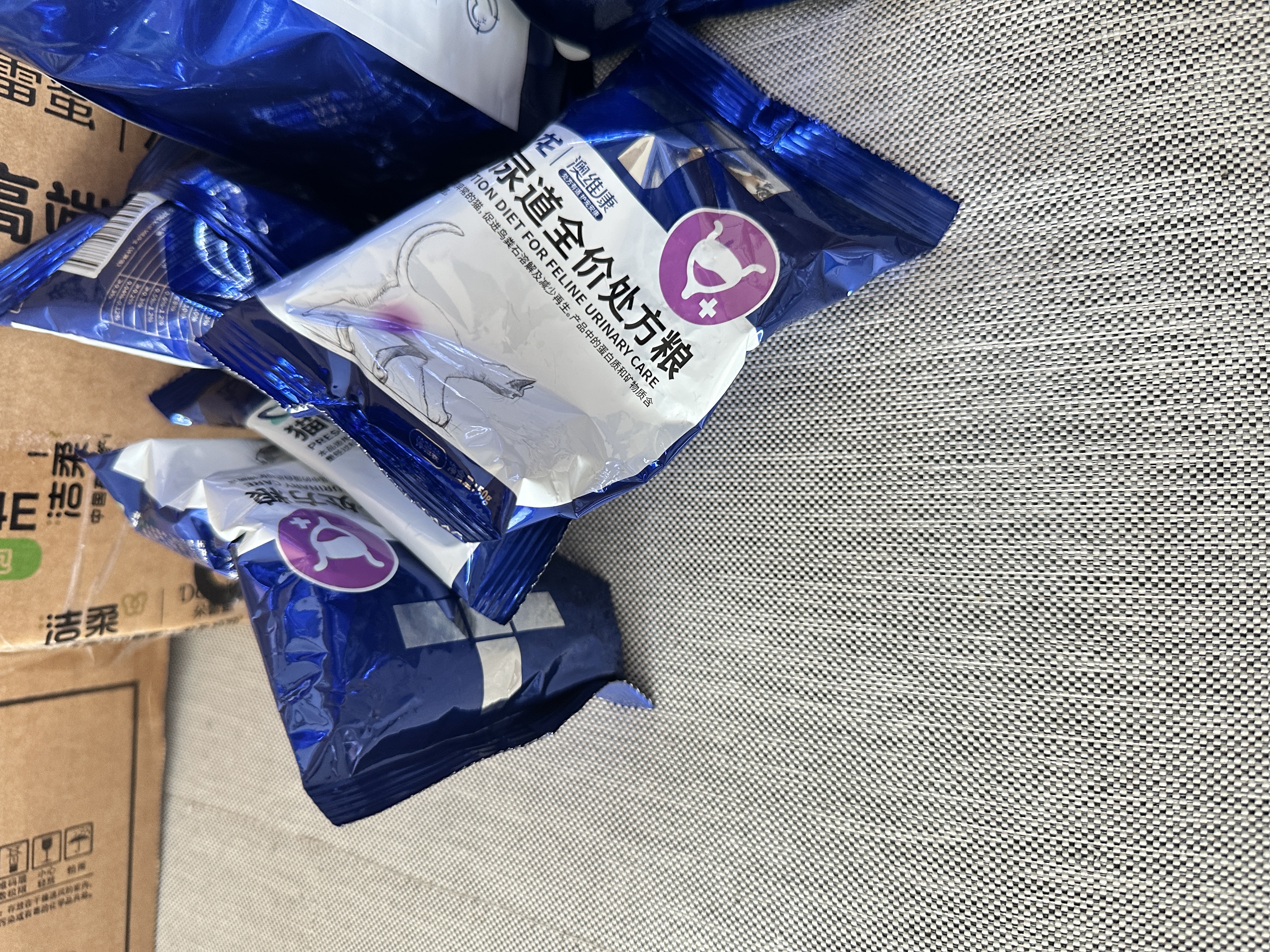 澳龙泌尿处方粮澳龙处方粮稀释尿液情绪舒缓成幼猫泌尿道处方猫粮50g 实拍图