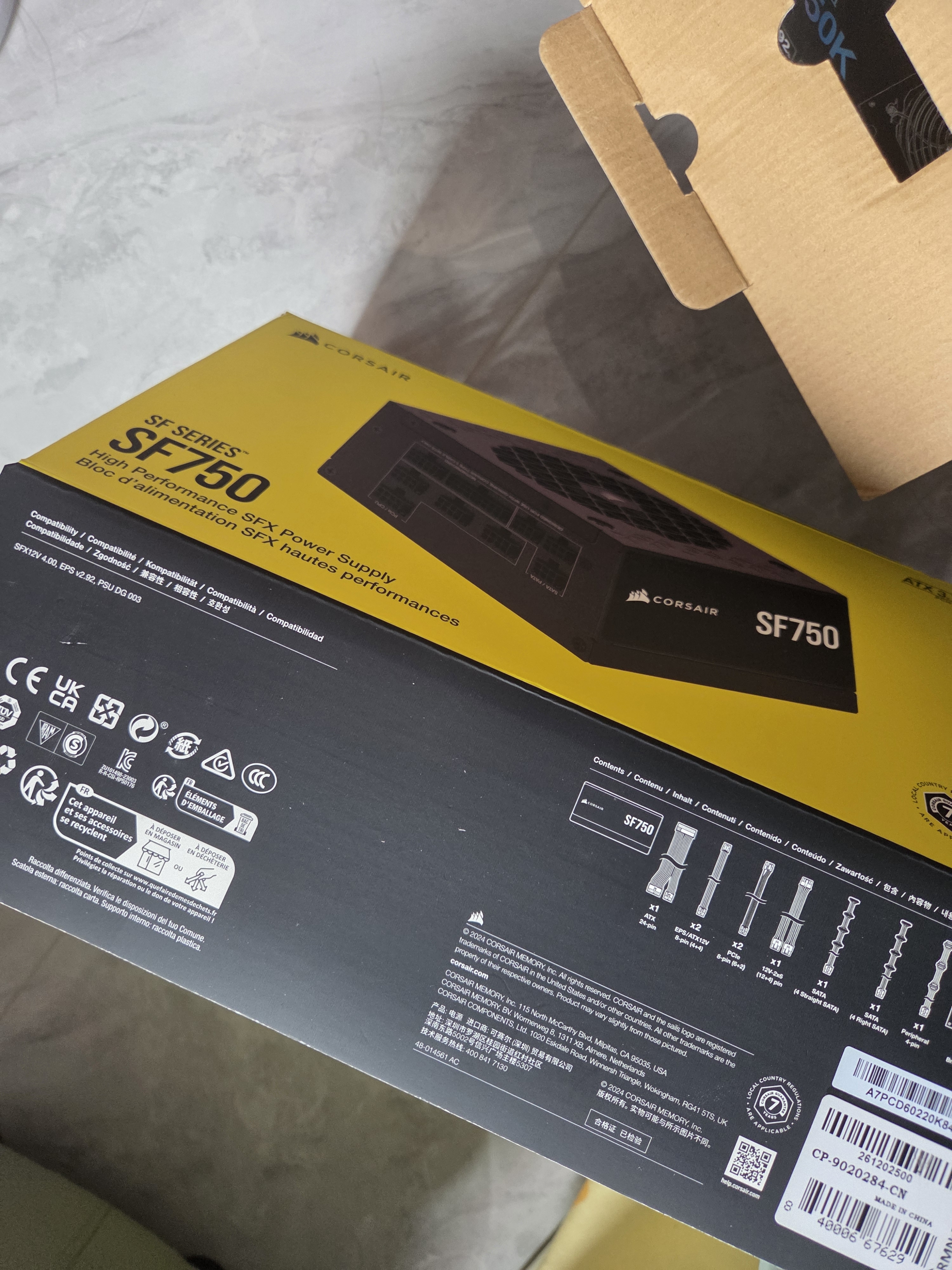 美商海盗船SF750 750W电源 SFX尺寸 白金认证 全模组 ATX 3.1/PCIe 5.1 全日系电容 低噪音 实拍图