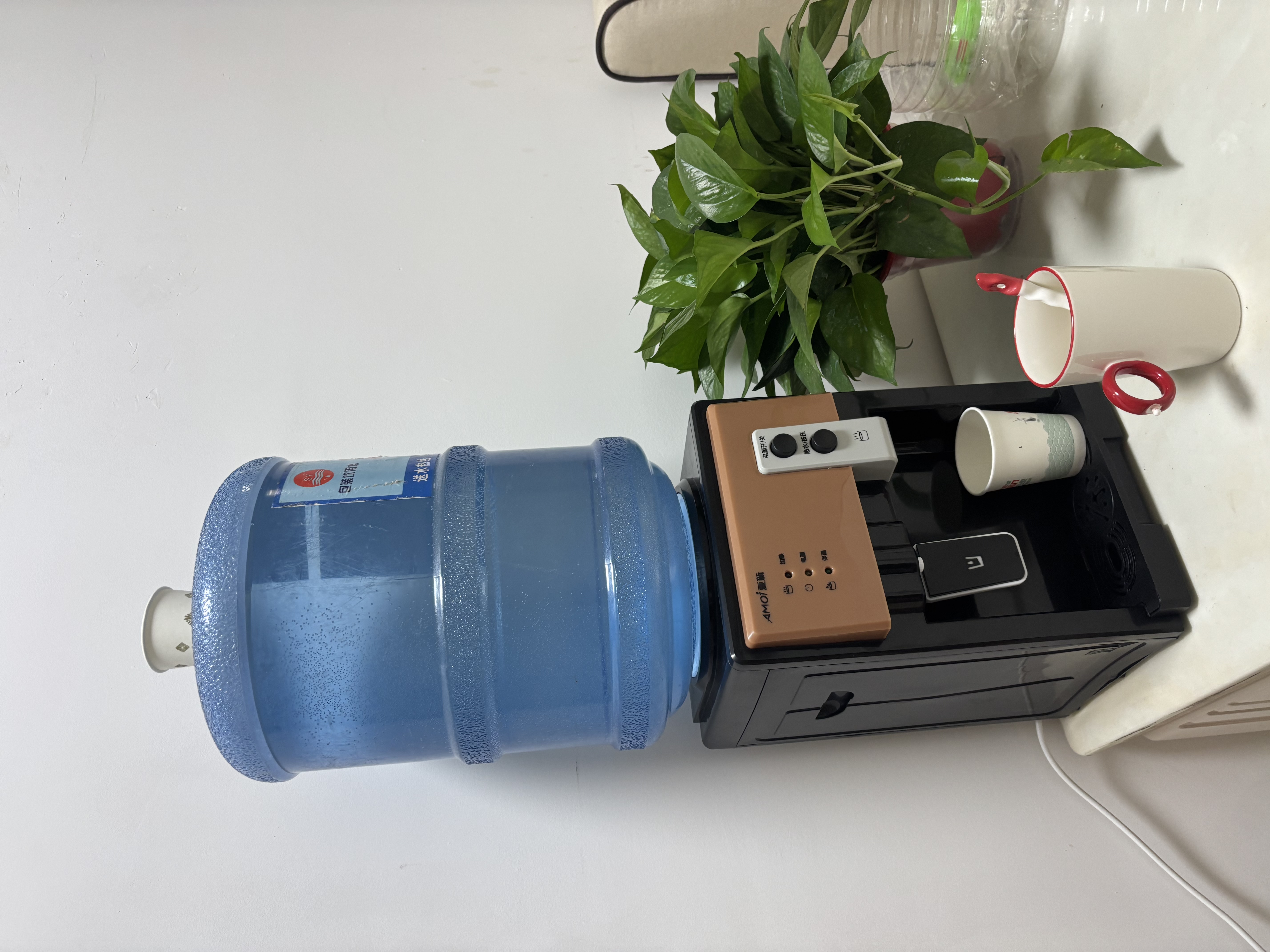 夏新饮水机家用迷你台式桌面饮水器办公室经典台式饮水机小型制冷/制热型学生宿舍冷热两用/ 香槟金-推杯取水 制热型 实拍图