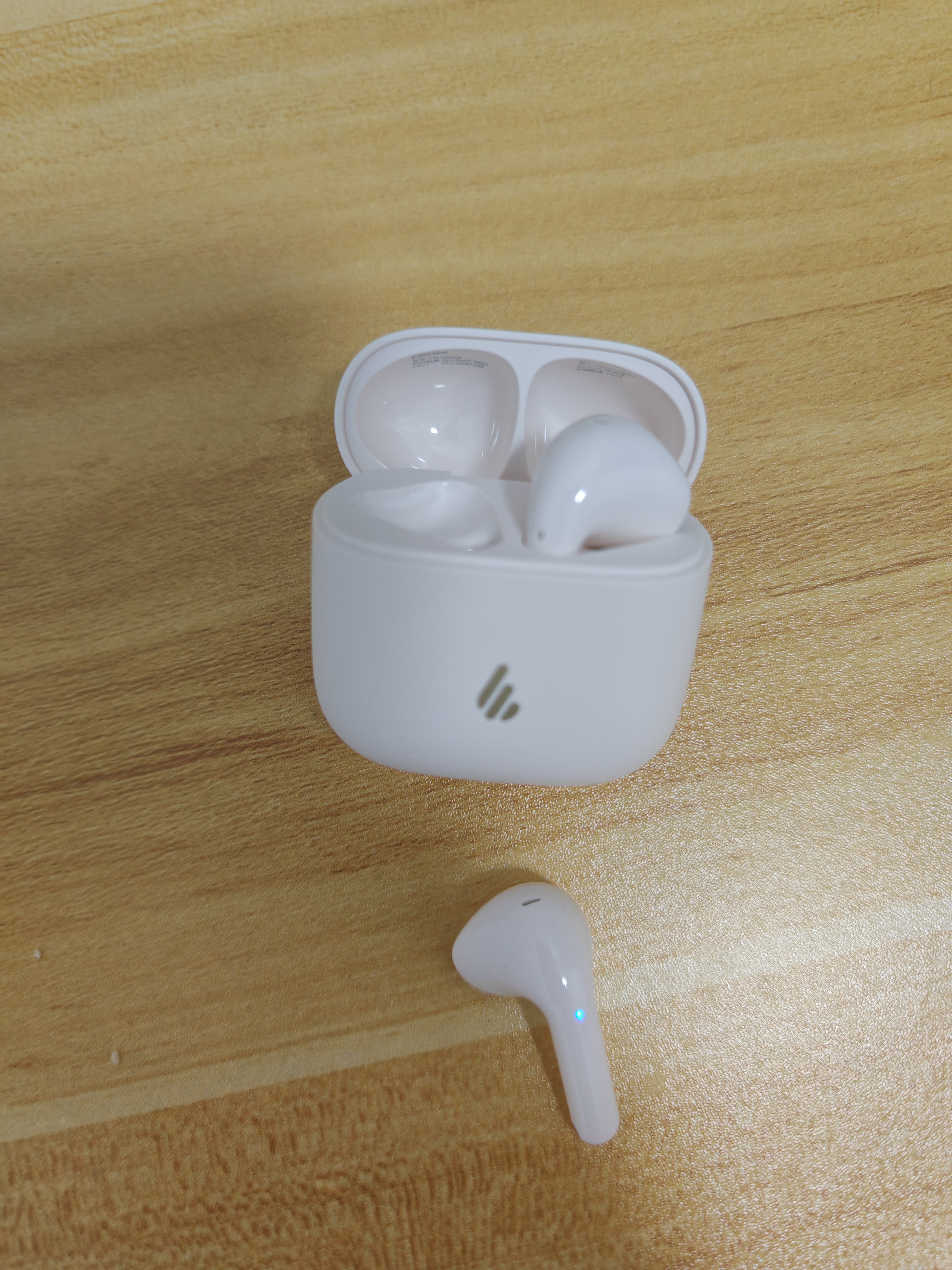 漫步者蝴蝶耳夹 彩色耳机包（赠品）送柯基狗保护套（赠品不退不换）音箱支架（赠品）充电宝 柯基狗保护套 实拍图