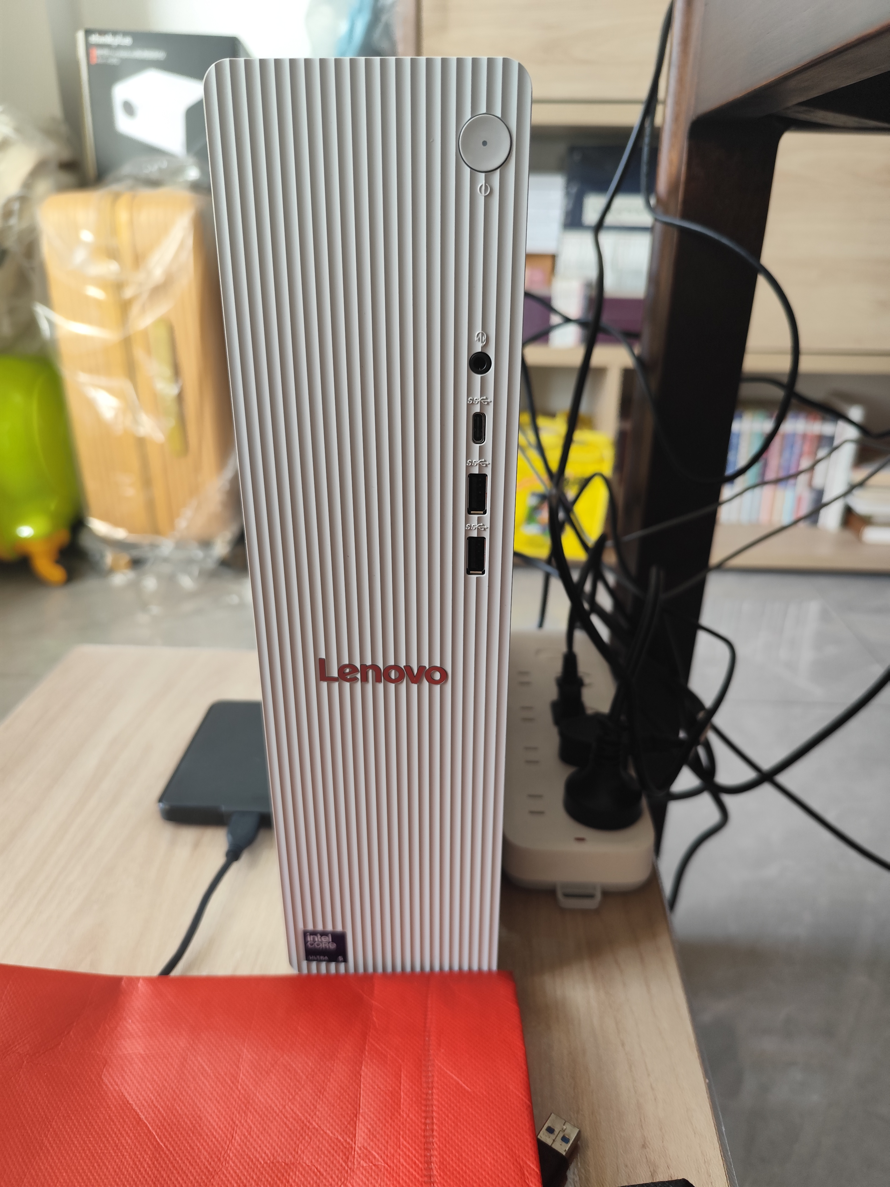 联想（Lenovo）小新尊享版商务办公台式电脑主机(U5-225 16G DDR5 512GB SSD 正版office)23.8英寸 实拍图