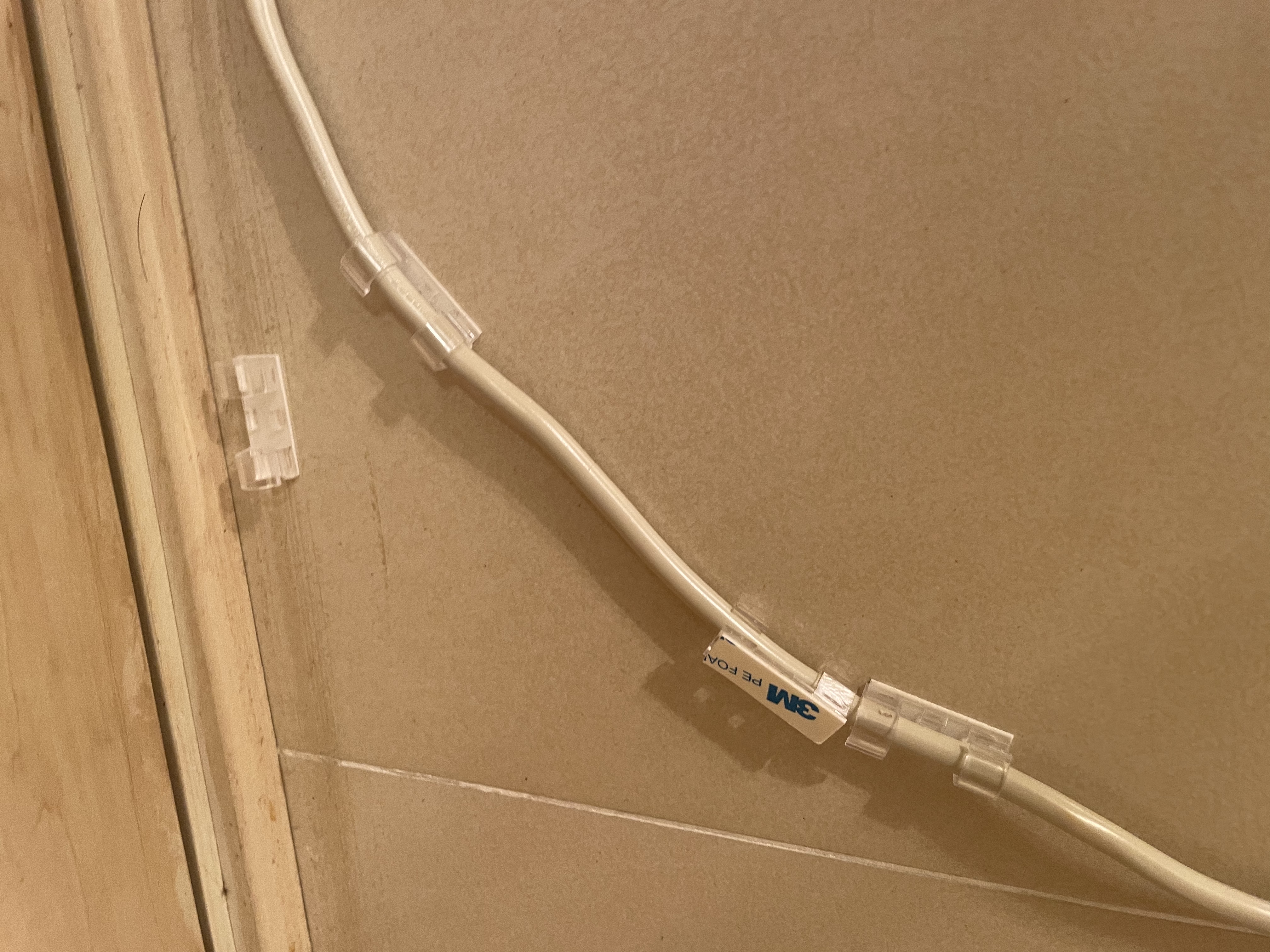 NVV 理线器 电线固定器免打孔线卡子网线隐藏走线固定扣数据线卡扣收纳整理自粘固线神器大号50个装 实拍图