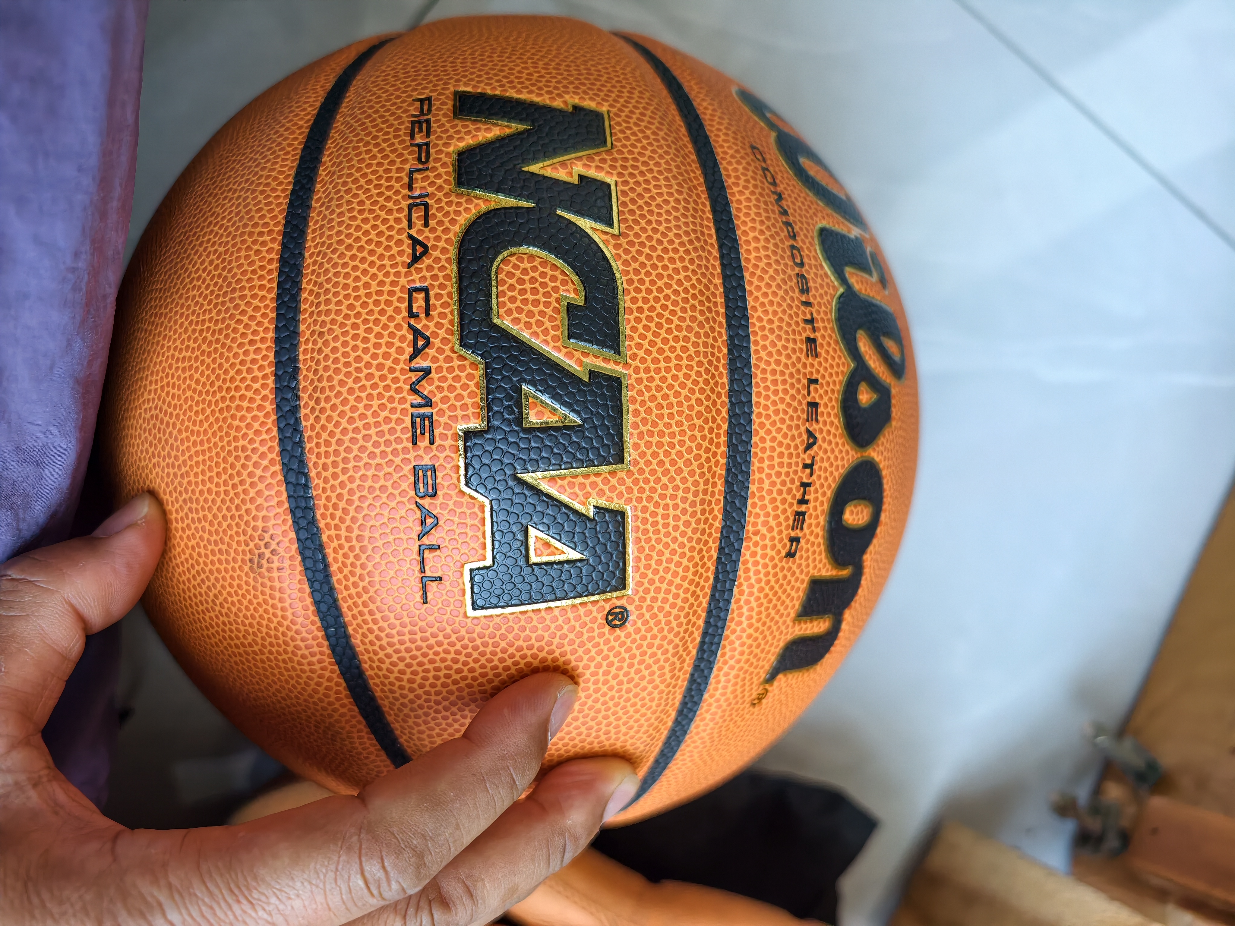Wilson威尔胜NCAA官方赛事用球复刻版成人标准PU室内室外通用7号篮球 实拍图