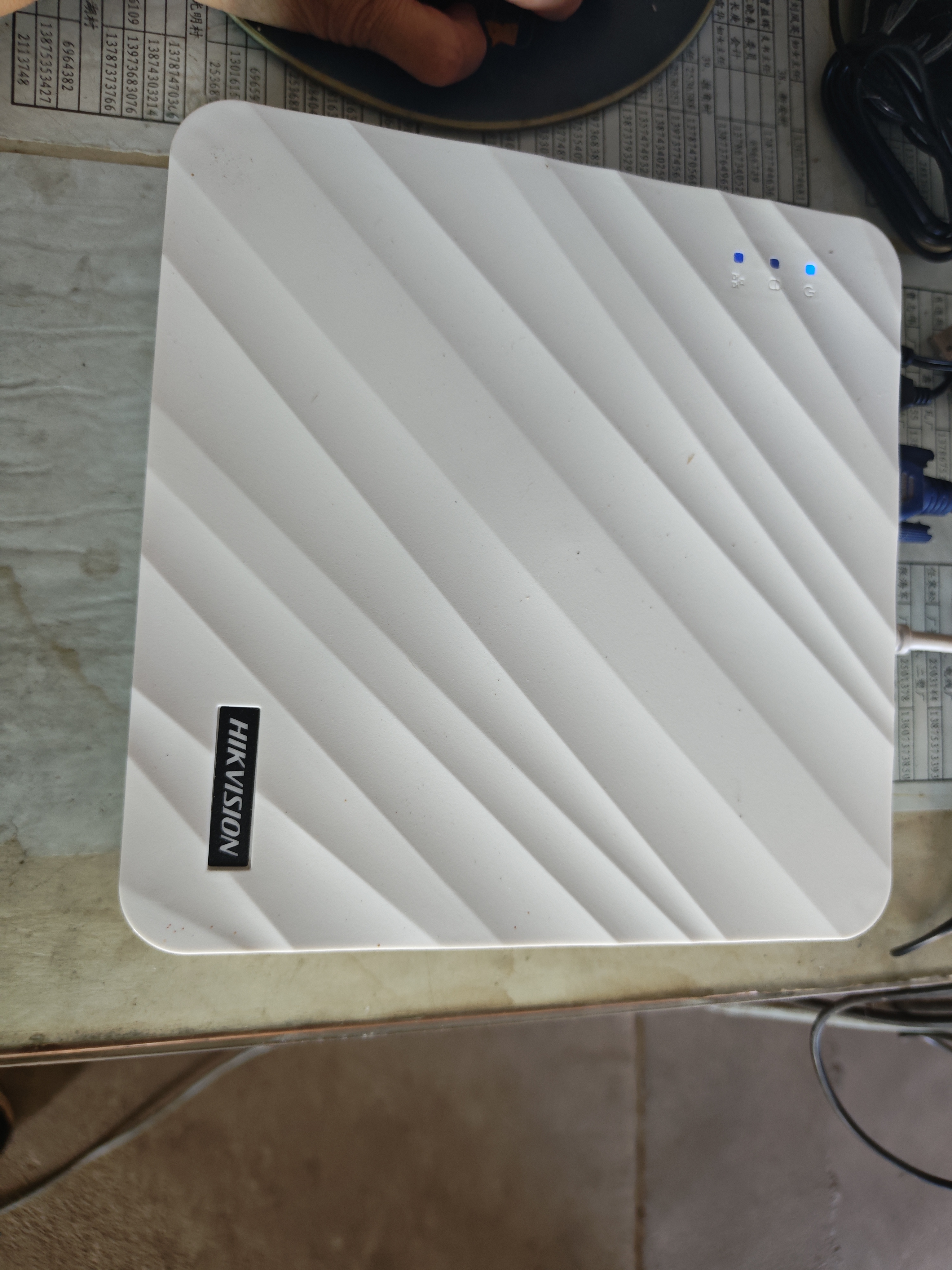 海康威视（HIKVISION）POE监控硬盘录像机 4路8路NVR网络高清监控器主机刻录机超市商店铺工厂手机远程监控器摄像头设备 【4路录像机】HK-NVR-F104 官方标配版 实拍图