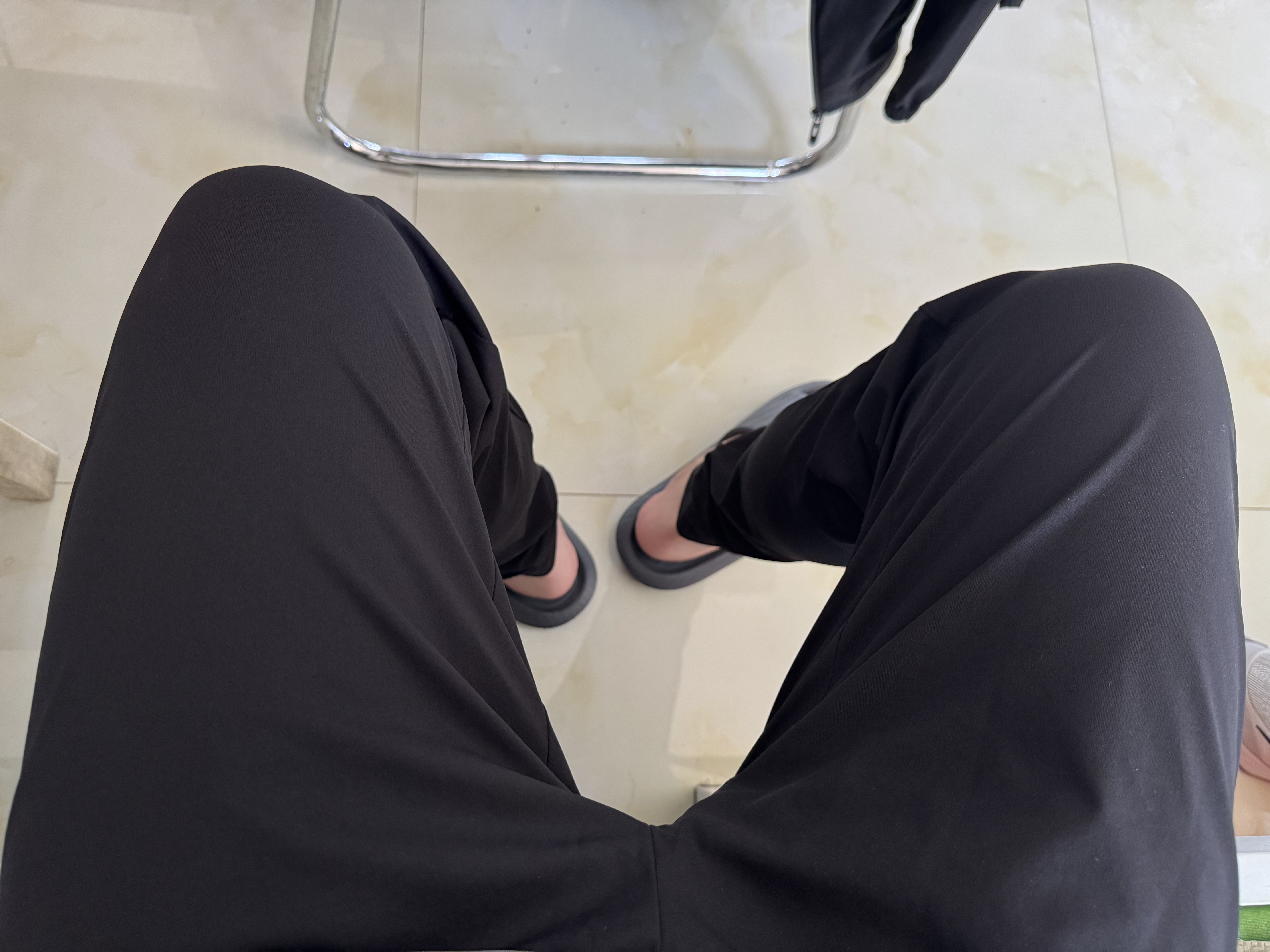 京东京造男士休闲裤子春秋男款速干运动裤舒适直筒高弹 黑色M 实拍图