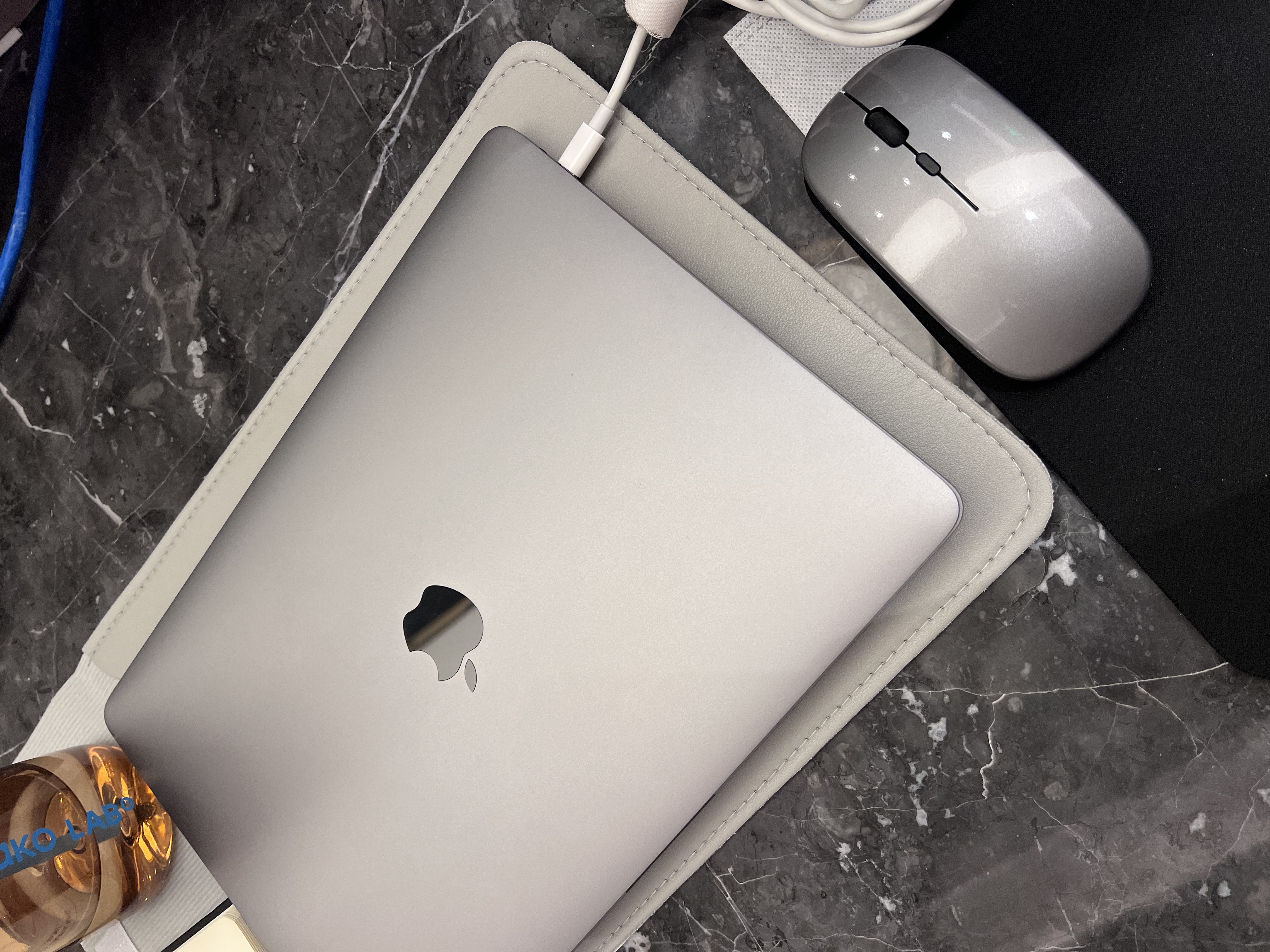 苹果（Apple） MacBook Pro/Air 二手苹果笔记本电脑 商务 办公 游戏 设计 剪辑 99新【定制】19年962灰银i7-16/256G 实拍图