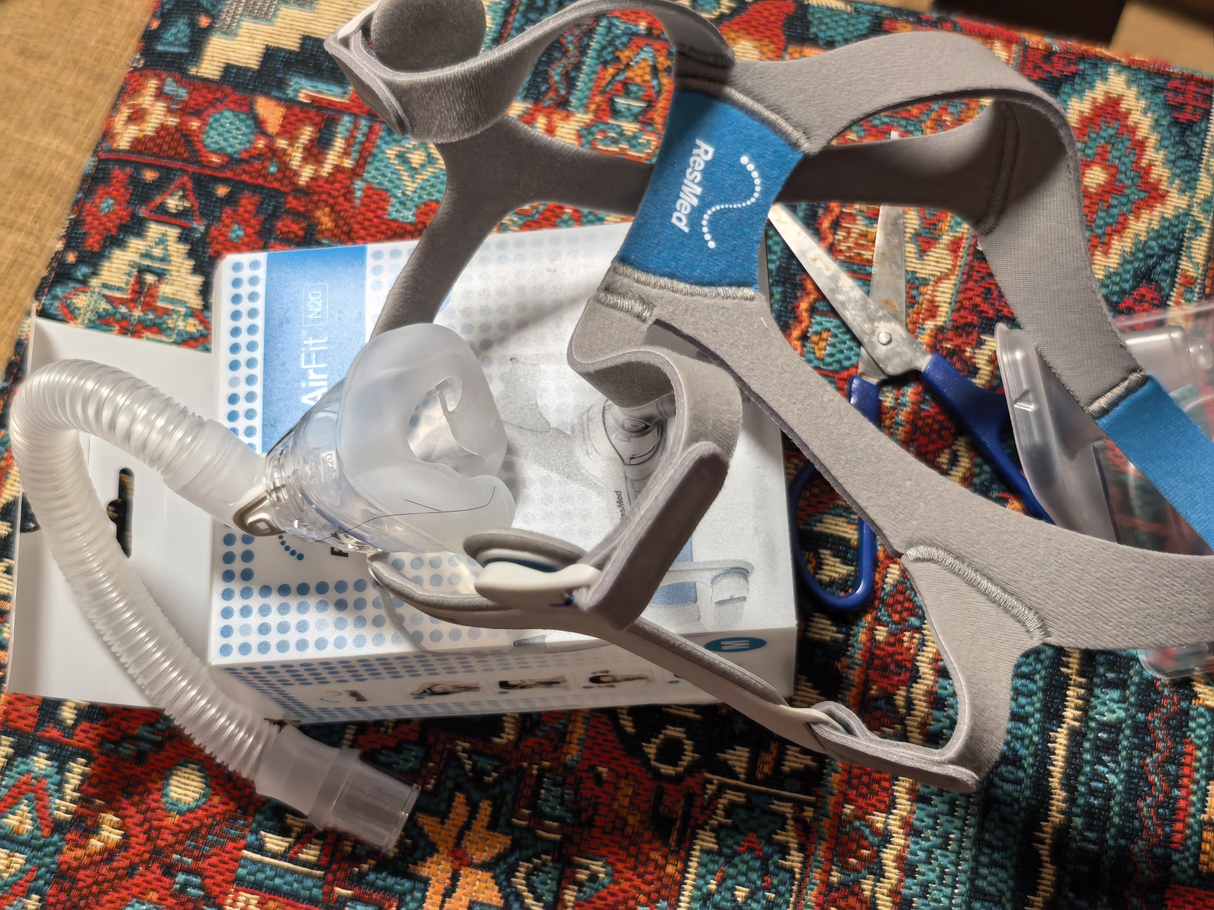 瑞思迈（Resmed）AirFit N20呼吸机鼻罩中号 原装进口家用舒适简单穿戴鼻罩式面罩 实拍图