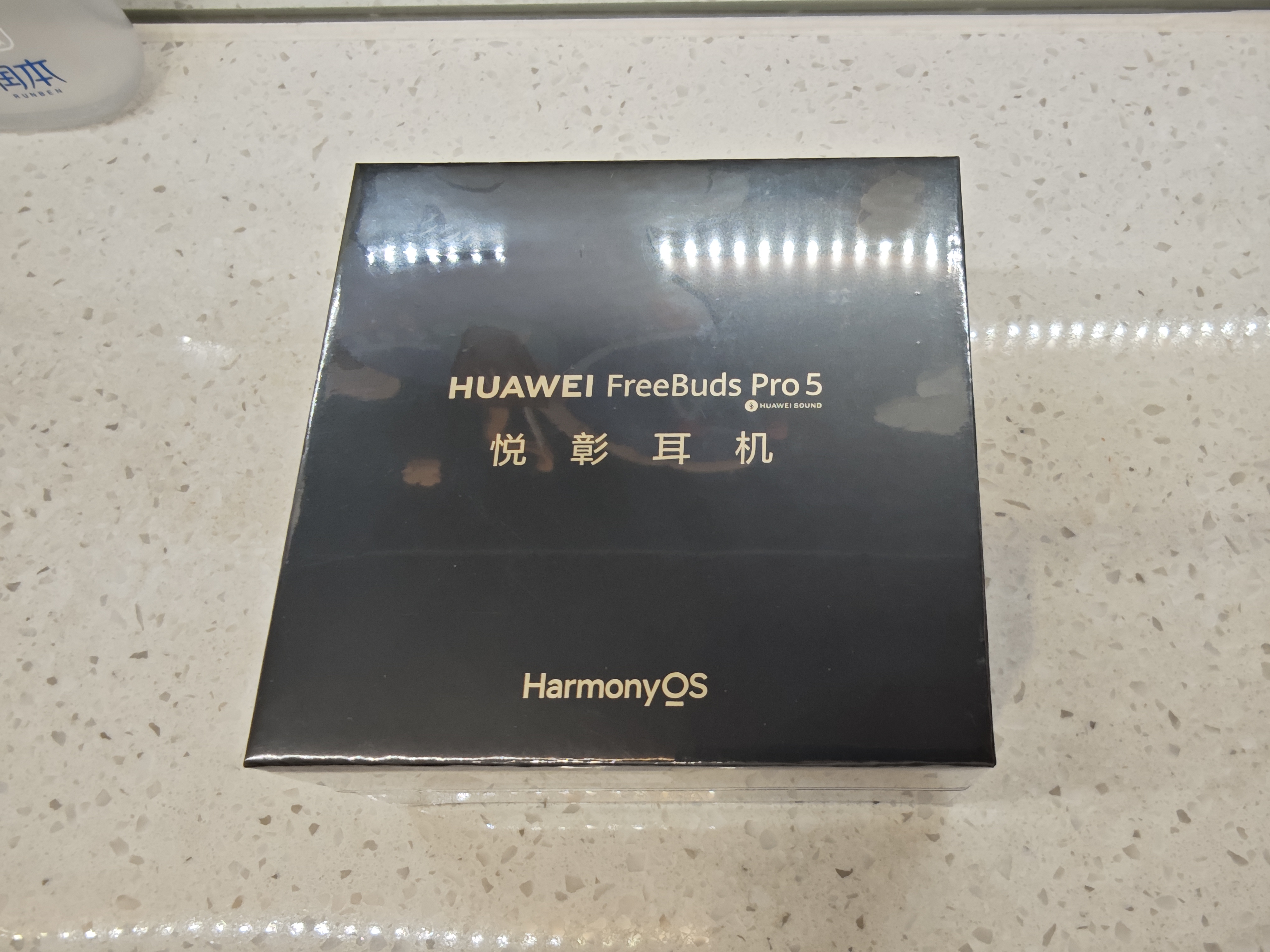 华为FreeBuds pro 5悦彰耳机 无线蓝牙降噪耳机 母带级音质 双擎极致降噪 耳边AI智能体 雪域白 实拍图