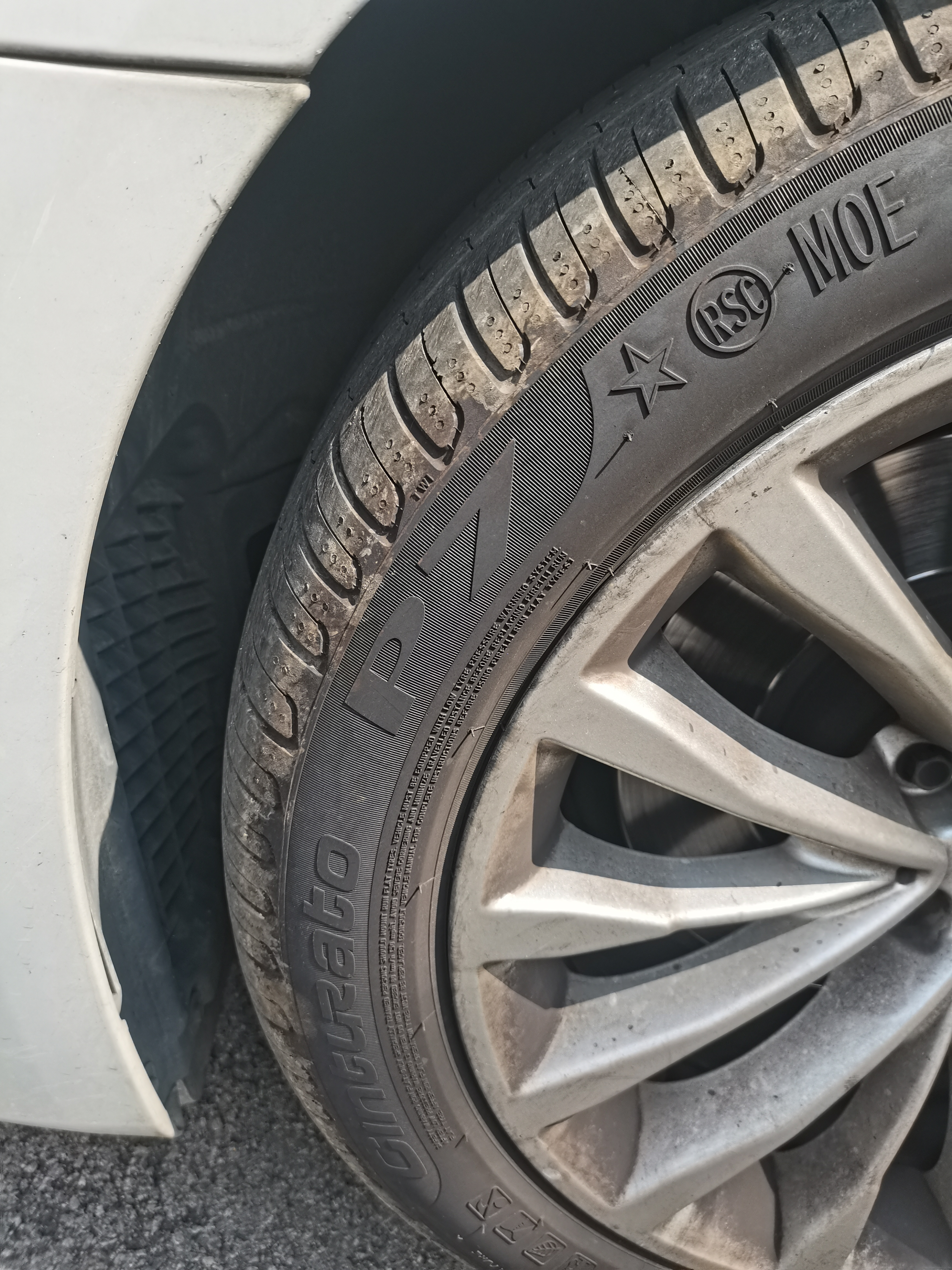 倍耐力防爆胎245/45R18 100Y 新P7 (R-F)(*,MOE)原配宝马5系/奔驰E级 实拍图