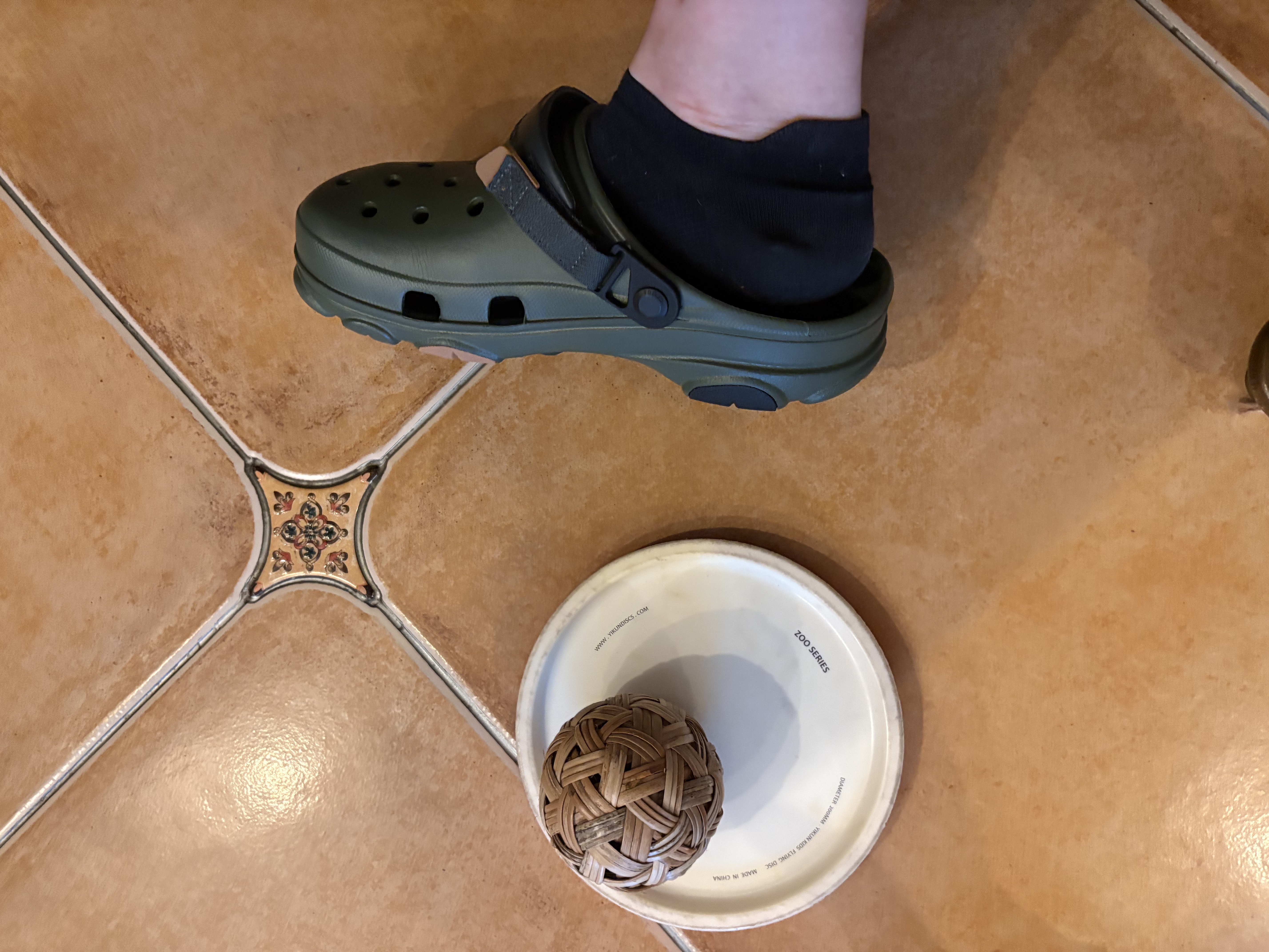 卡骆驰（CROCS）经典特林洞洞鞋|206340 军绿色-309   41 /42(260mm)   实拍图