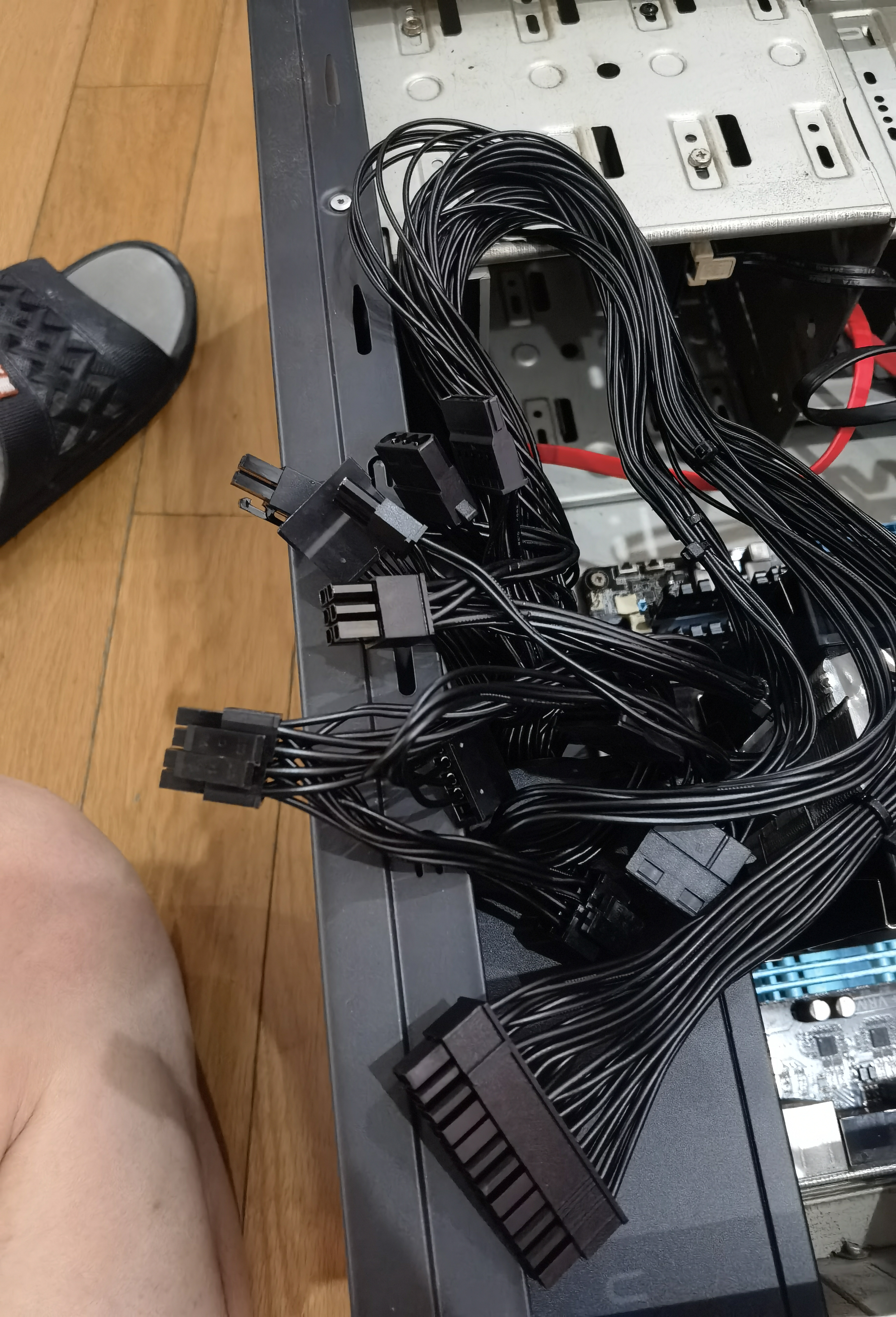 航嘉（Huntkey）WD650铜牌650W电脑电源（80PLUS铜牌/单路50A/全电压/LLC+SR+DC-DC/智能温控） 实拍图