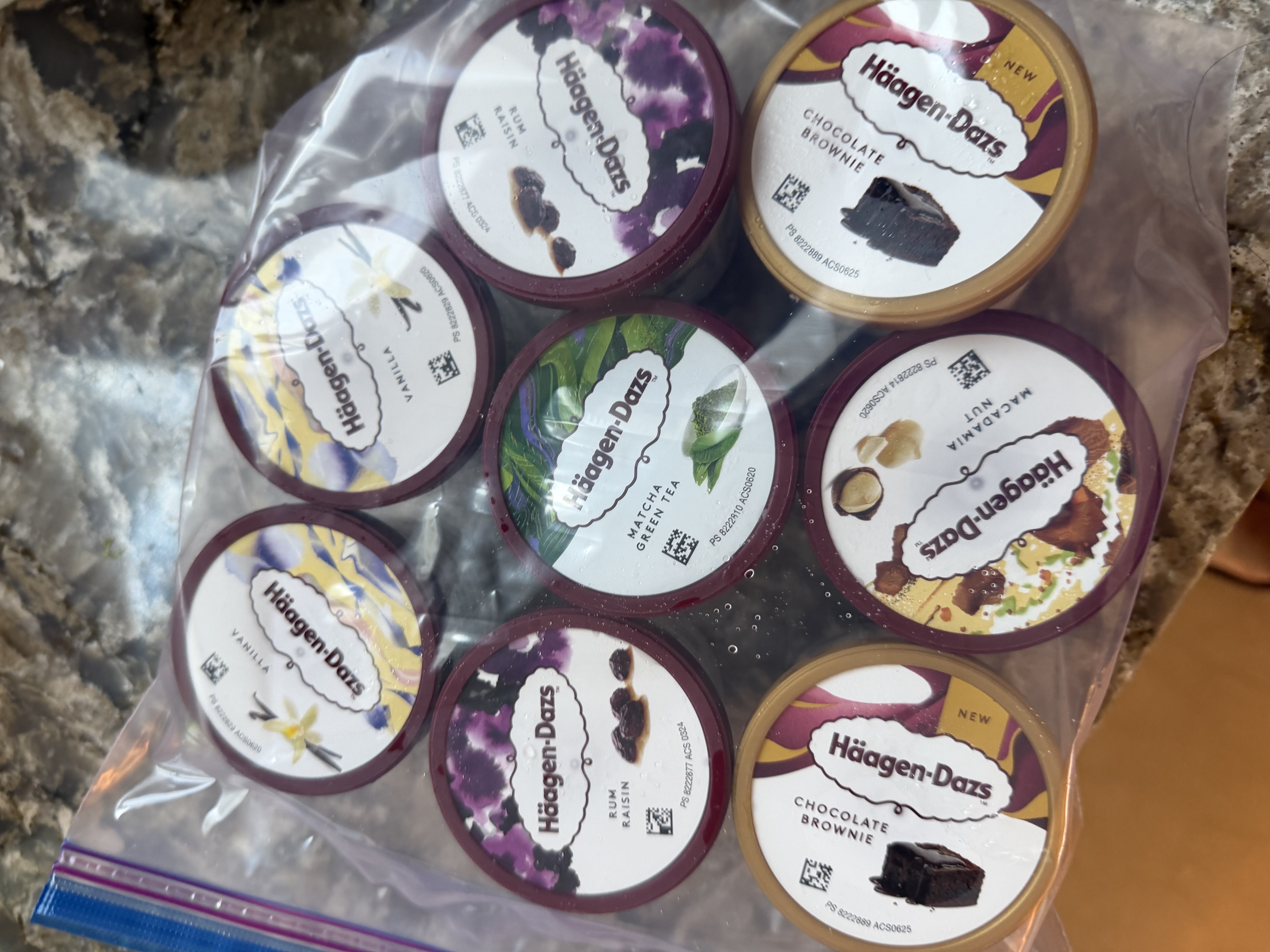 哈根达斯（Haagen-Dazs）【限定新品】巧克力风味布朗尼冰淇淋100ml/杯 雪糕 实拍图