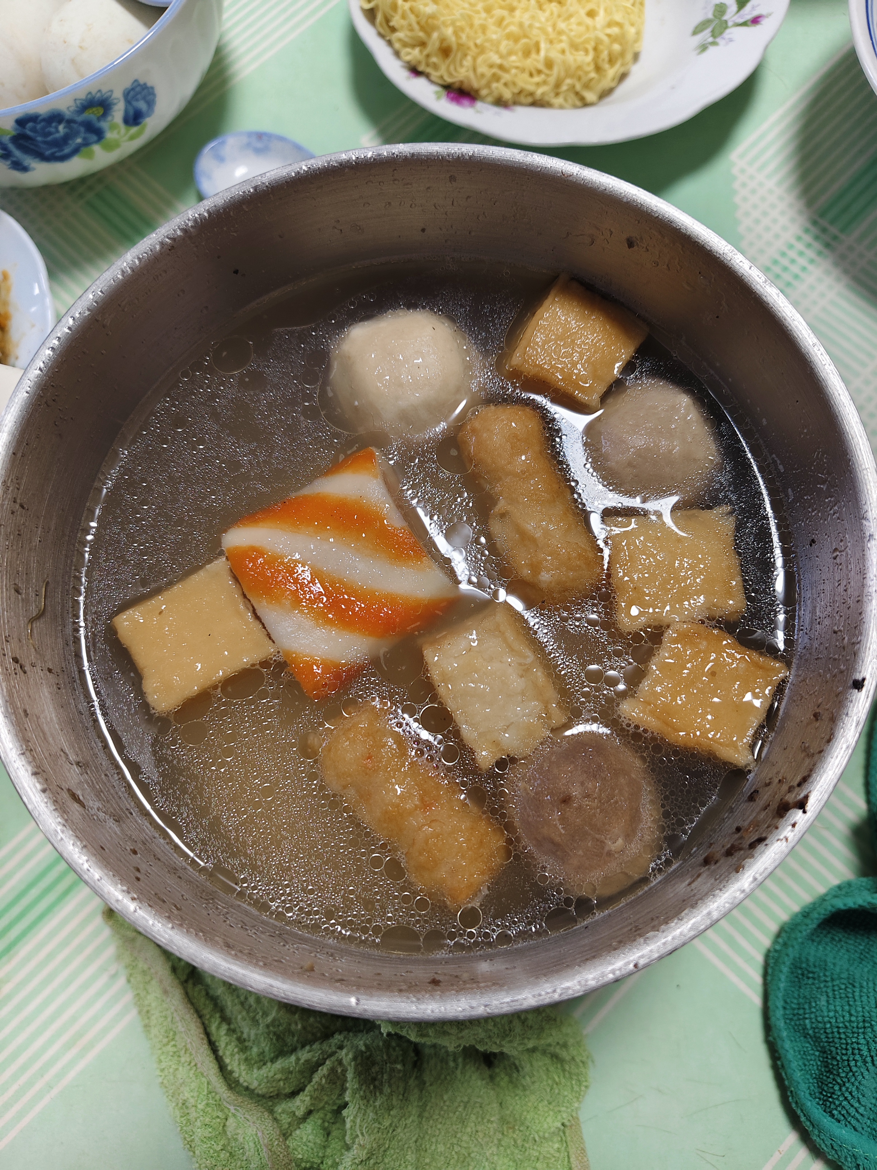 小熊（Bear）不锈钢电煮锅 宿舍小锅 0涂层小电锅 学生寝室泡面火锅 多功能电热锅 电煮锅小型1-2人F12H2配蒸笼 实拍图