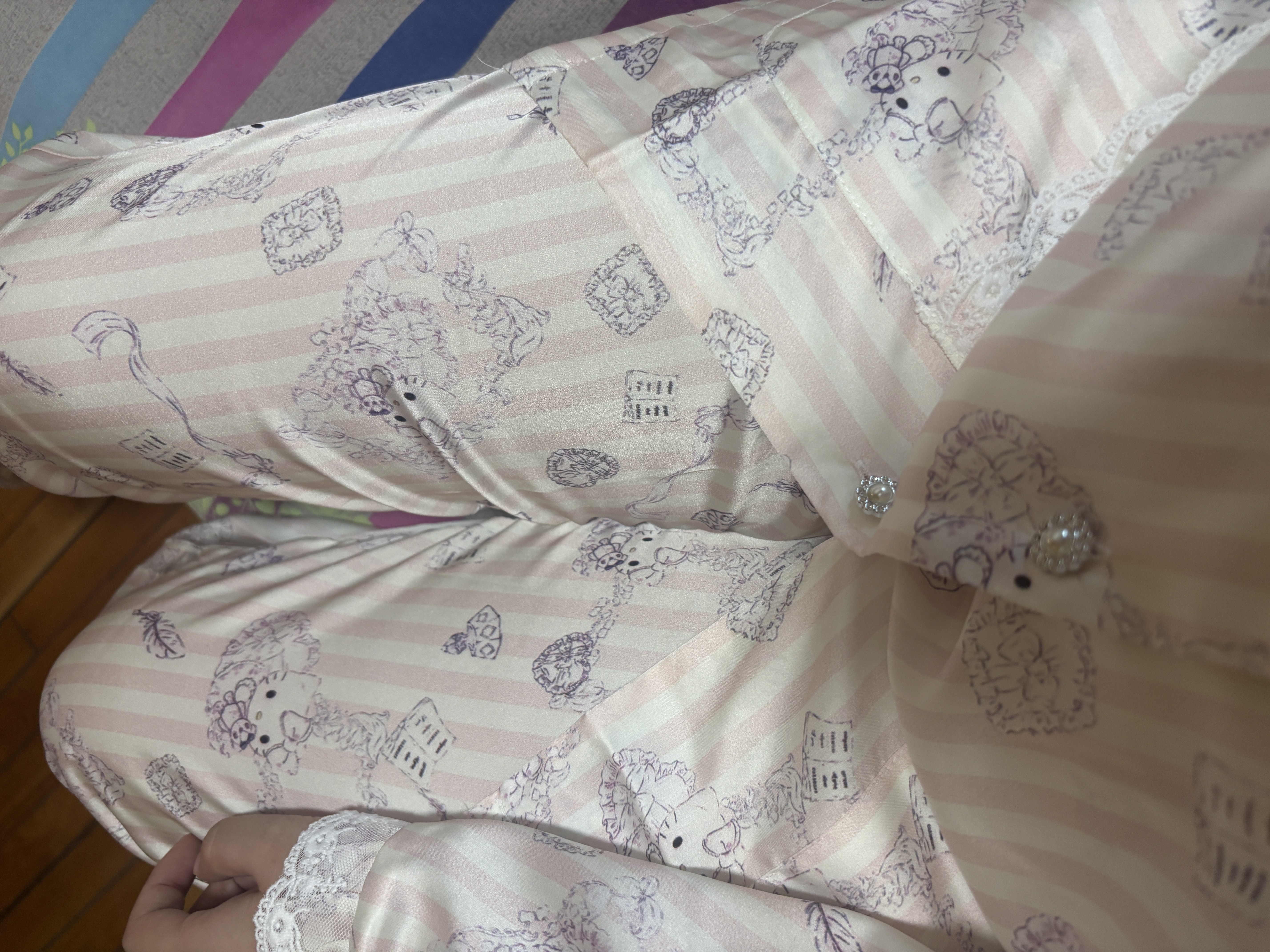 莫代尔HelloKitty冰雪丝睡衣女印花缎面睡衣家居服两件套装可外穿 长袖+长裤两件套四季可穿 【送发圈】联系客服 XL 【建议120-140斤】礼盒款 实拍图