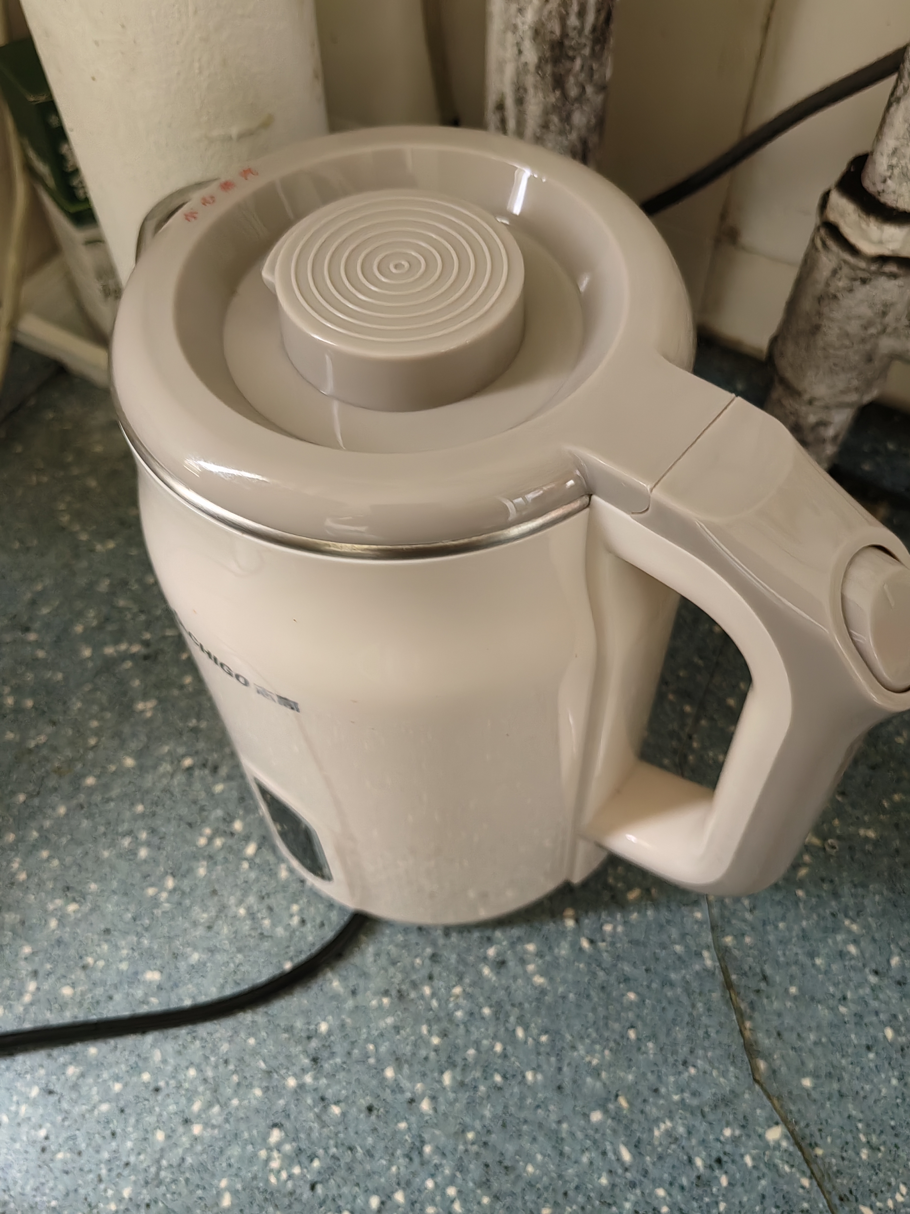 志高（CHIGO）烧水壶电热水壶电水壶双层防烫1.8L大容量家用烧水壶304不锈钢内胆大功率快速烧水 实拍图