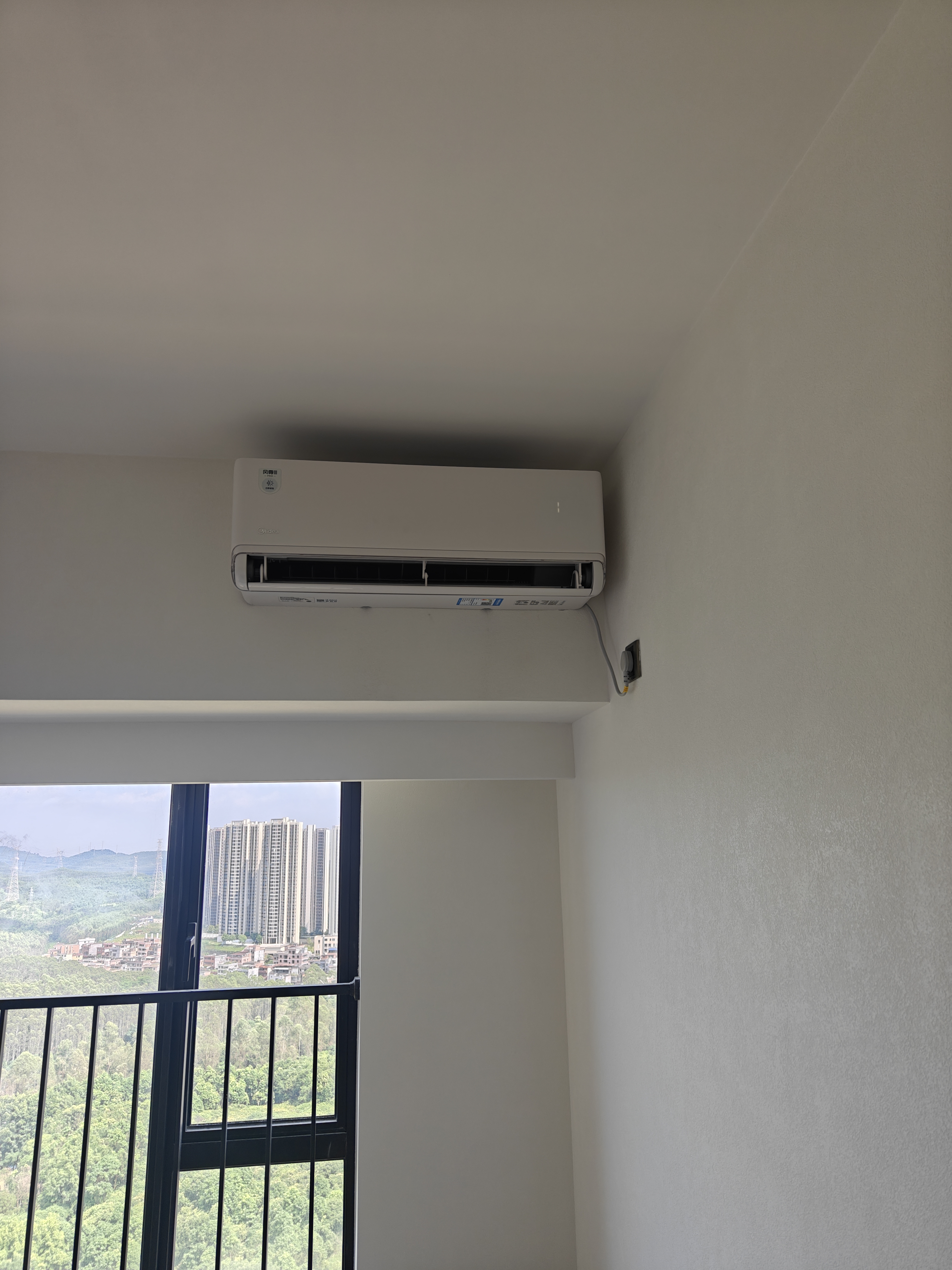 美的（Midea）空调全面风 风尊三代  大1.5匹新一级能效变频挂机  四季空调 以旧换新 官方旗舰店 风尊 三代Pro 大1.5匹 四季空调 实拍图