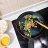 章丘手工锻打平底锅家用烙饼不粘锅铁锅无涂层煎饼煎牛排专用煎蛋 宗师镜面煎锅 已开锅24cm 实拍图