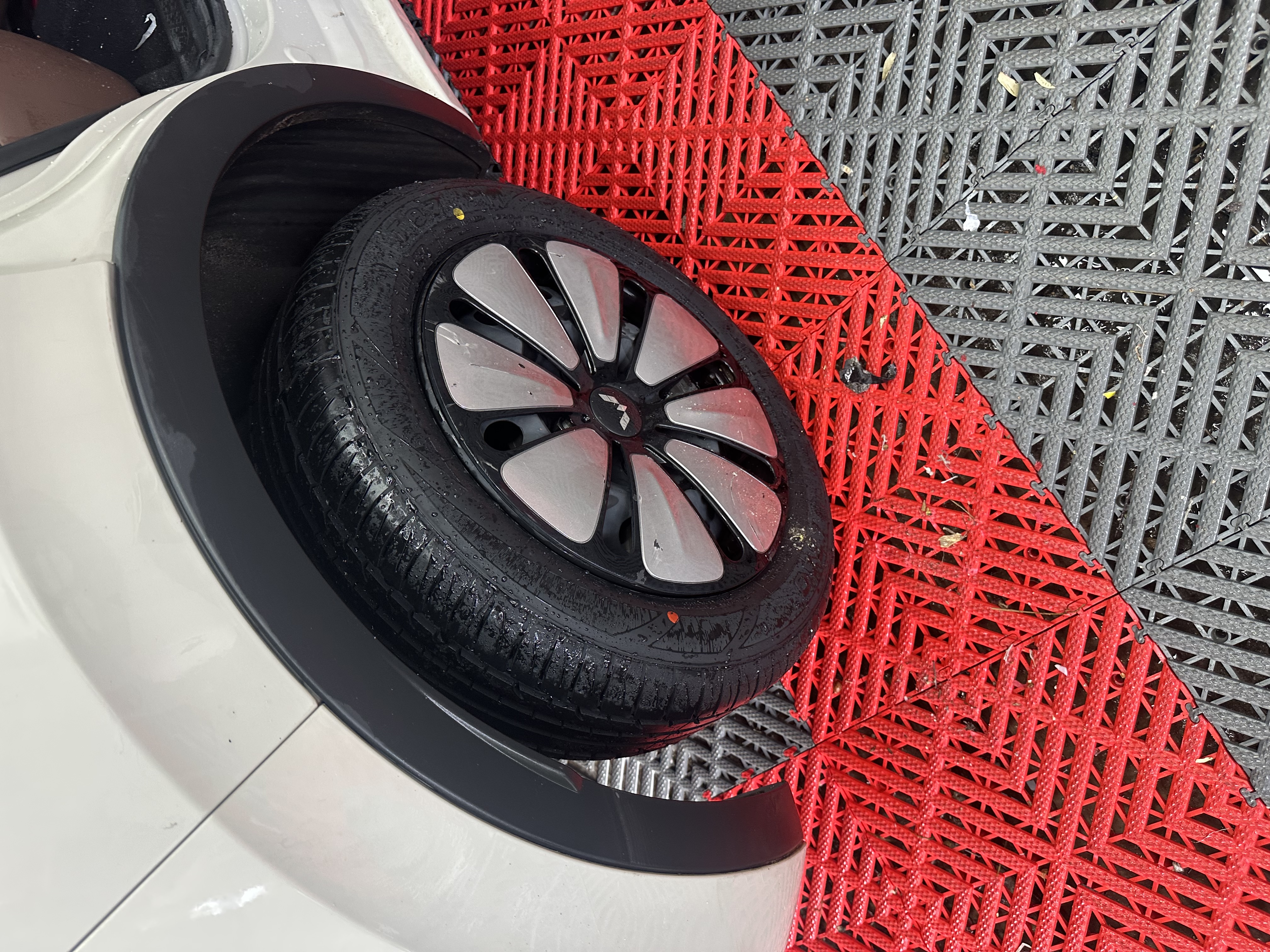 利奥玲珑汽车轮胎185/60R15 88H T87 桑塔纳/本田飞度/丰田致炫威驰 实拍图