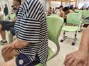 德玛纳【裸感体验】夏季撞色圆领条纹打底衫落肩宽松小个子气质女式t恤 实拍图