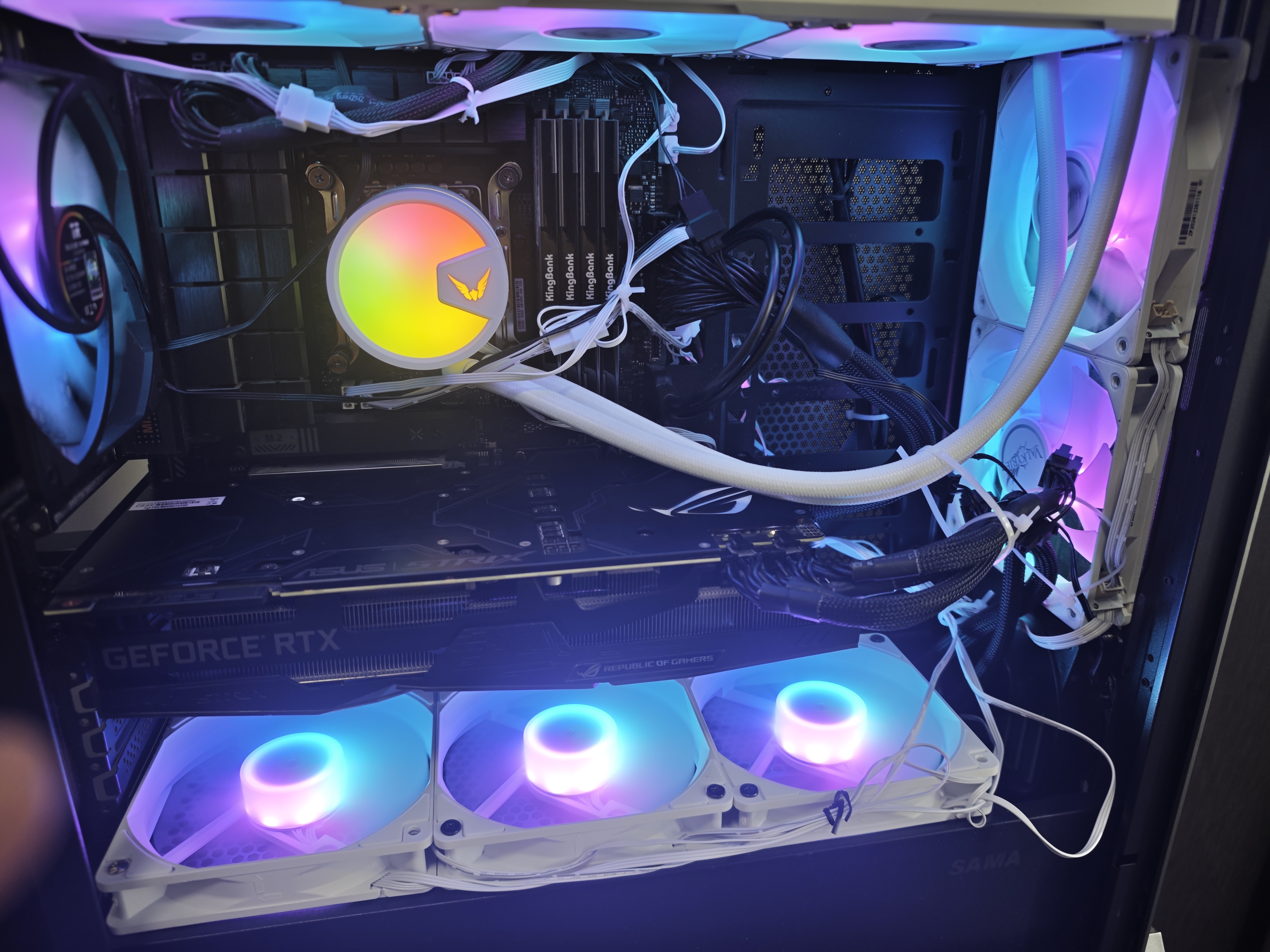 微星（MSI）MAG F120 ARGB WHITE-3RW白色反叶三联包风扇 一线直连微星主板/微星专属灯效 实拍图
