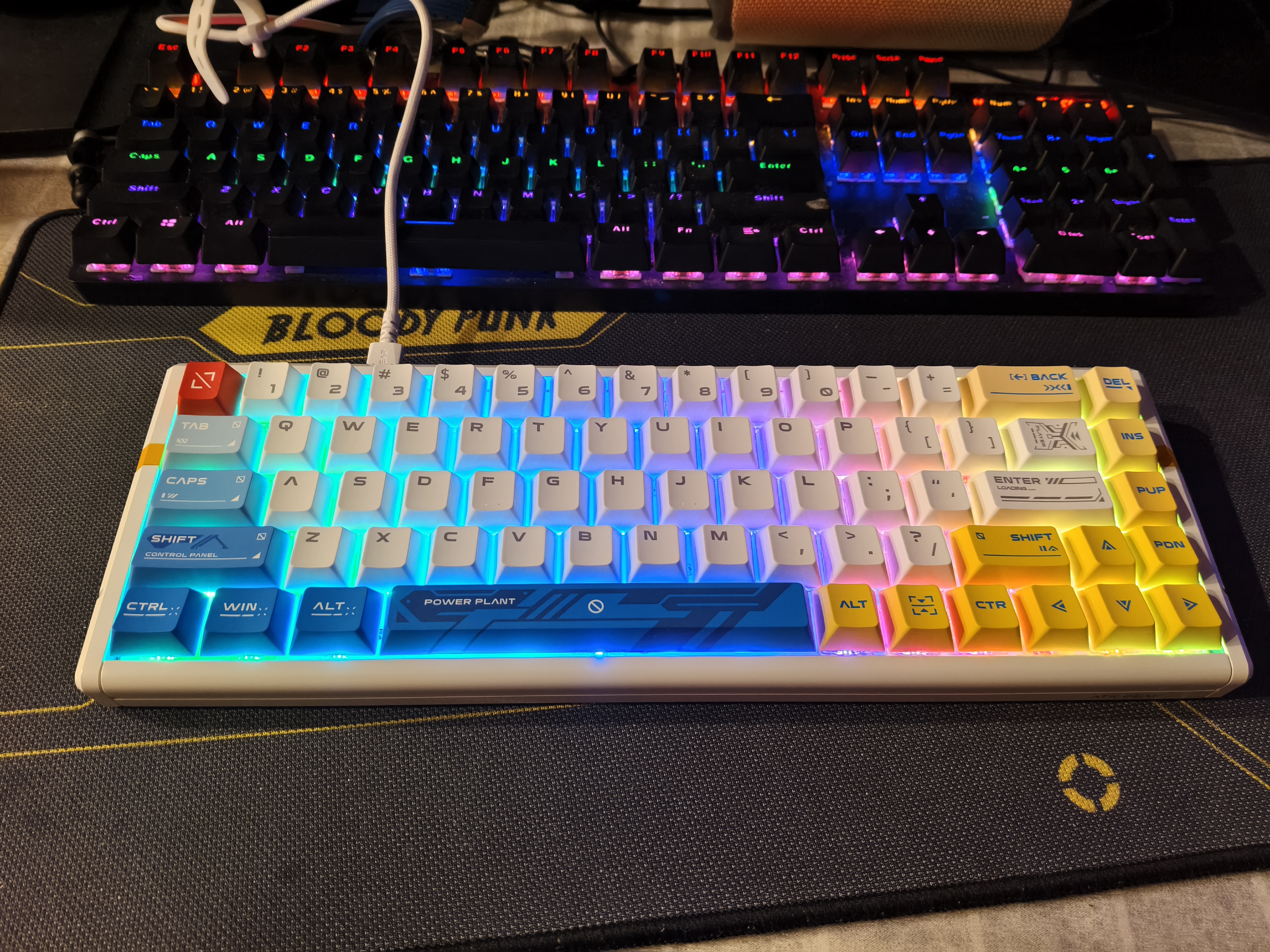 ATKRS6+磁轴键盘 客制化电竞游戏机械键盘有线三角洲68键 RS6Ultra+白影战士冰刃轴Pro 实拍图