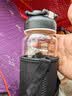 LOCKZI吨桶吨耐高温100度食品级开水防摔茶水分离玻璃泡茶杯大容量水杯 [独立茶网+杯套] 1000ml 高硼硅防爆 实拍图