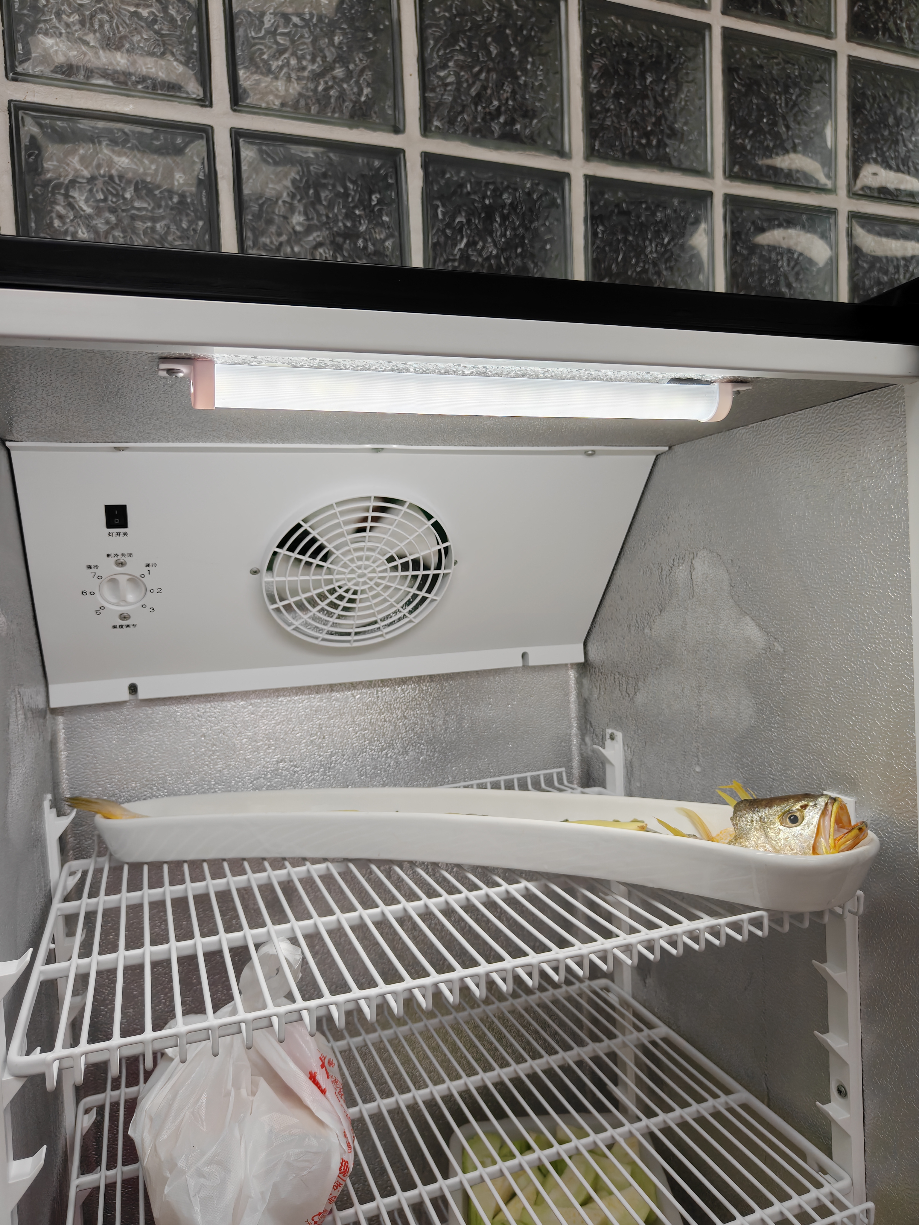 澳柯玛（AUCMA）展示柜冷藏保鲜柜单门立式饮料柜商用冰箱冷柜啤酒柜超市冰柜冷饮陈列柜大容量 329升黑色丨风冷除霜丨1级能效 329SNEH 实拍图