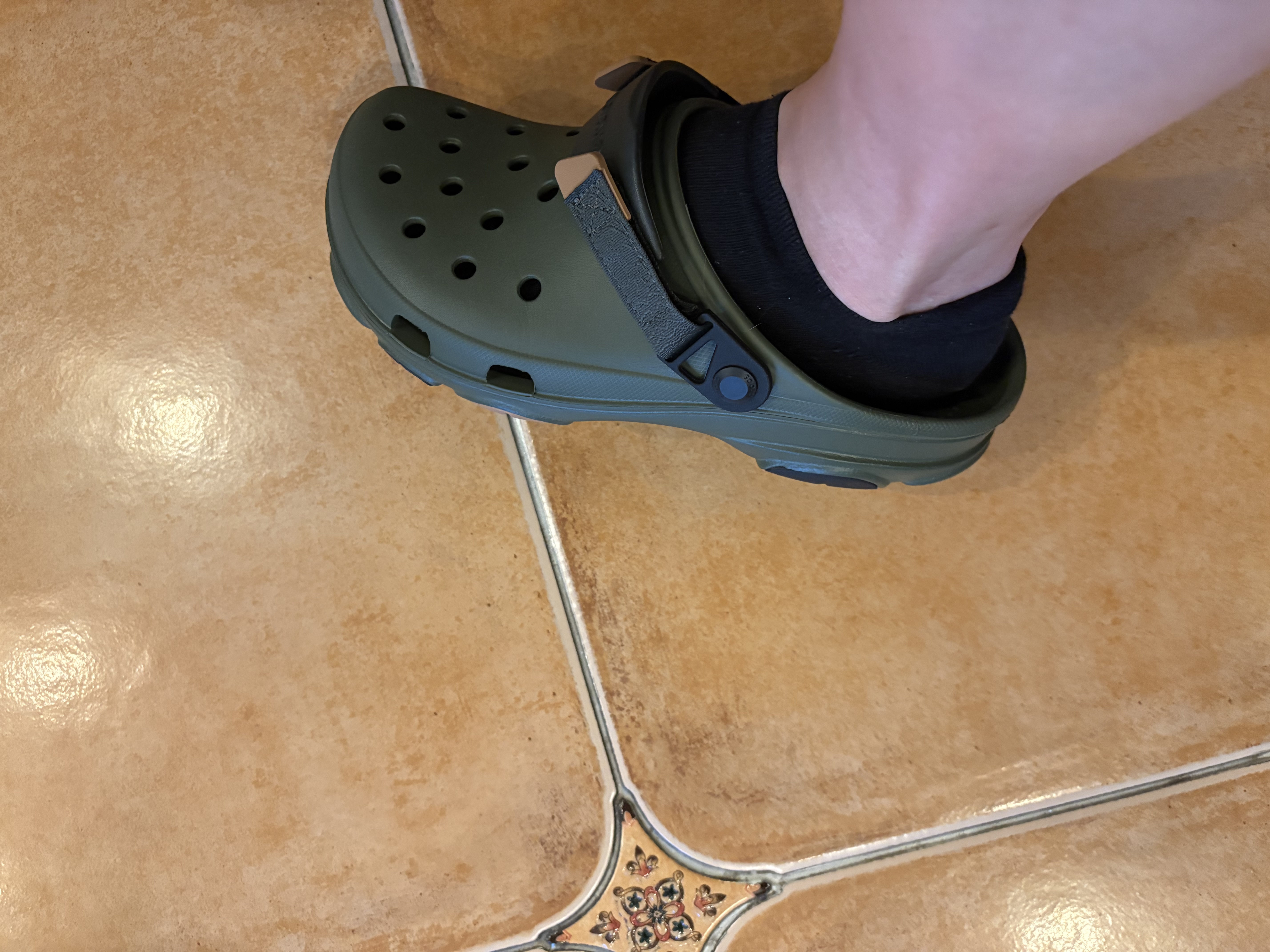 卡骆驰（CROCS）经典特林洞洞鞋|206340 军绿色-309   43 (270mm)   实拍图