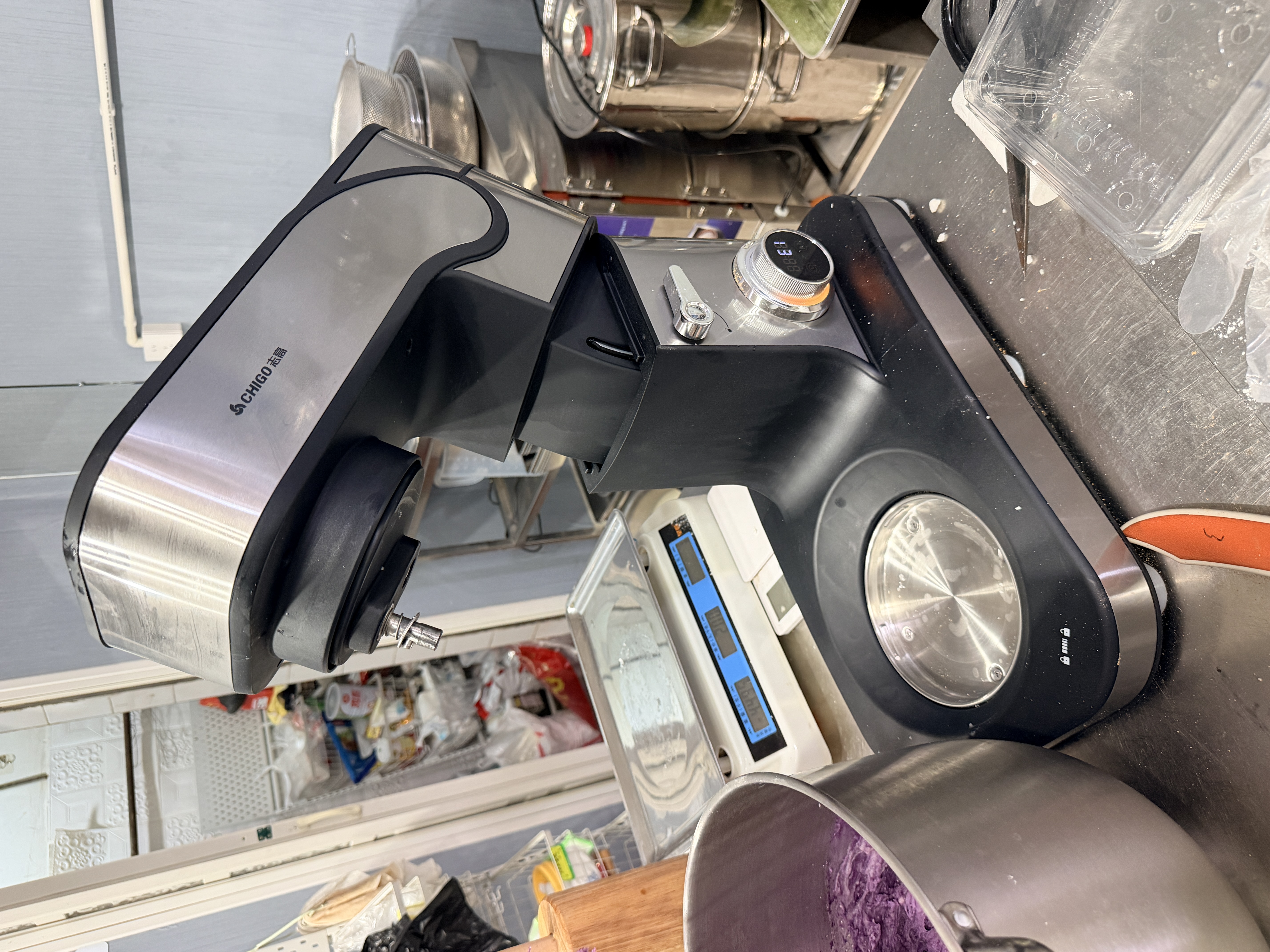 志高（CHIGO）厨师机家商两用和面机智能定时揉面机16L打蛋器2800W功率搅拌机不锈钢SC-618DE 实拍图