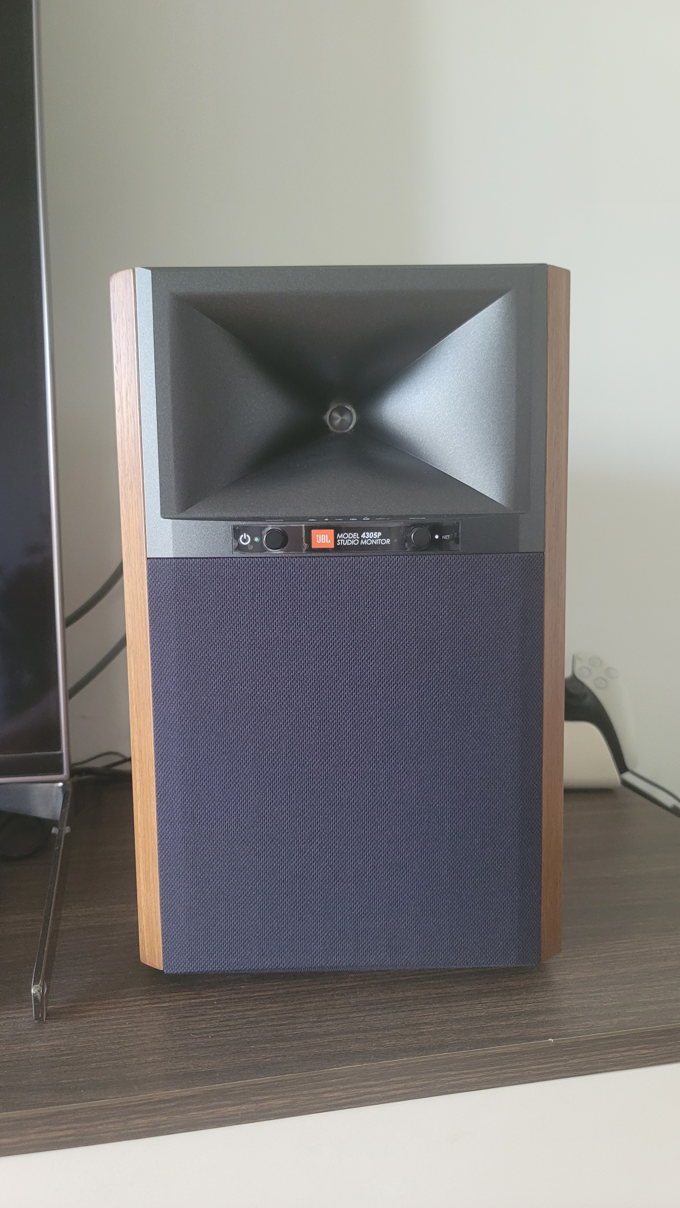 JBL 4305P胡桃木棕HIFI音响播放器2.0发烧级有源桌面音箱内置功放电脑数码电视监听书架箱 实拍图