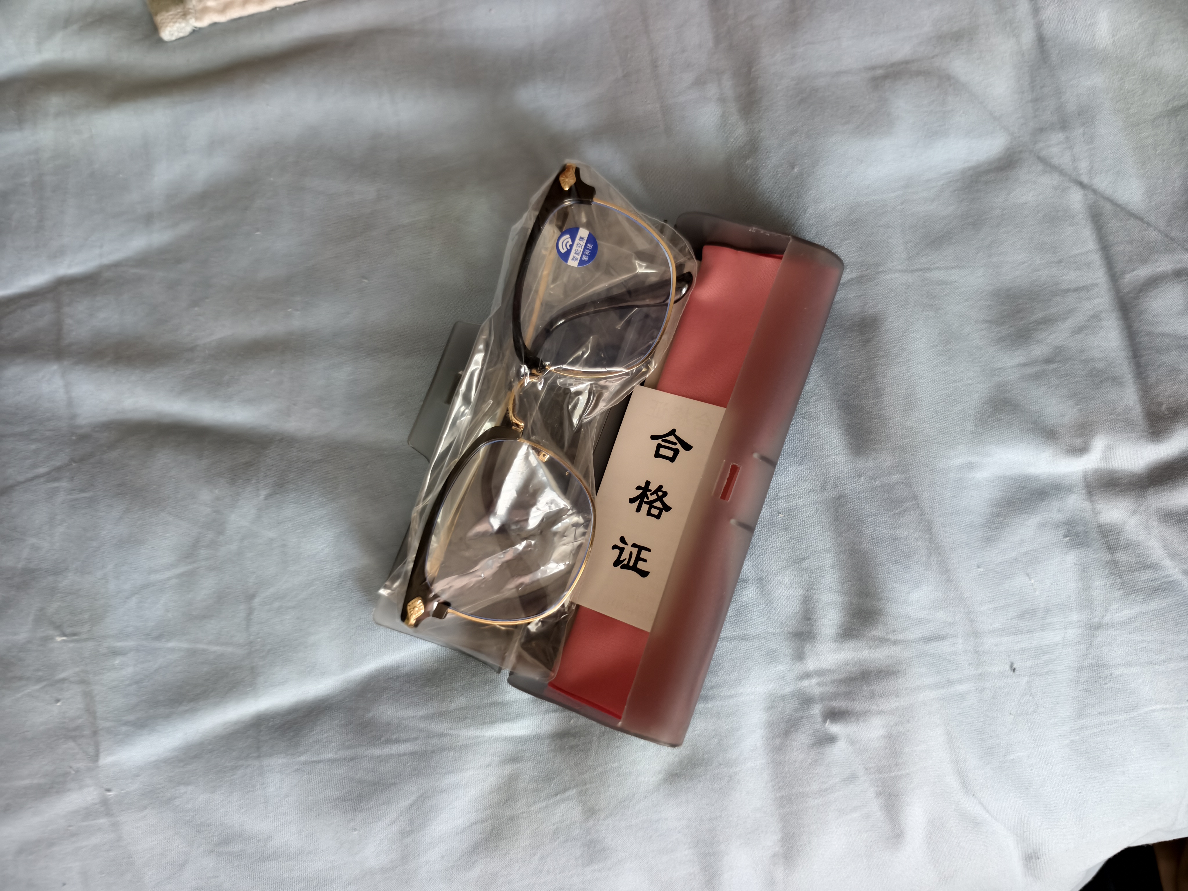 胖东来【代购】智能老花镜自动调节度数变焦远近两用高清防蓝光多 贵黑金航空级纯B钛+9倍放大 升级黑科技智能变焦100-700 实拍图