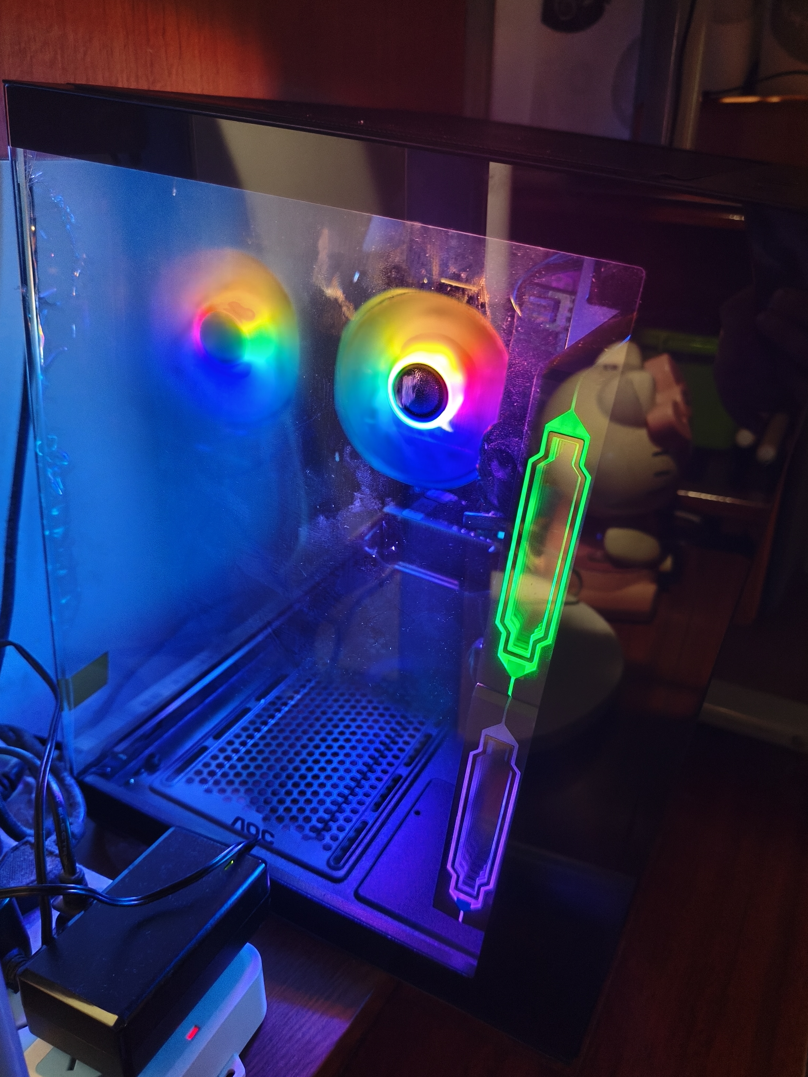 七彩虹 RTX5060Ti/RTX5060/5050高配独显+英特尔高端18核36线程台式电脑电竞直播设计主机i5/i7/i9组装机 配置一【高端办公/畅玩腾讯全家桶/3D网游】 电脑主机+外设礼包【 实拍图