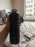REVOMAX锐虎无螺纹保温杯 单手开盖水杯 车载保冷杯 316保温茶杯 黑592ml 实拍图