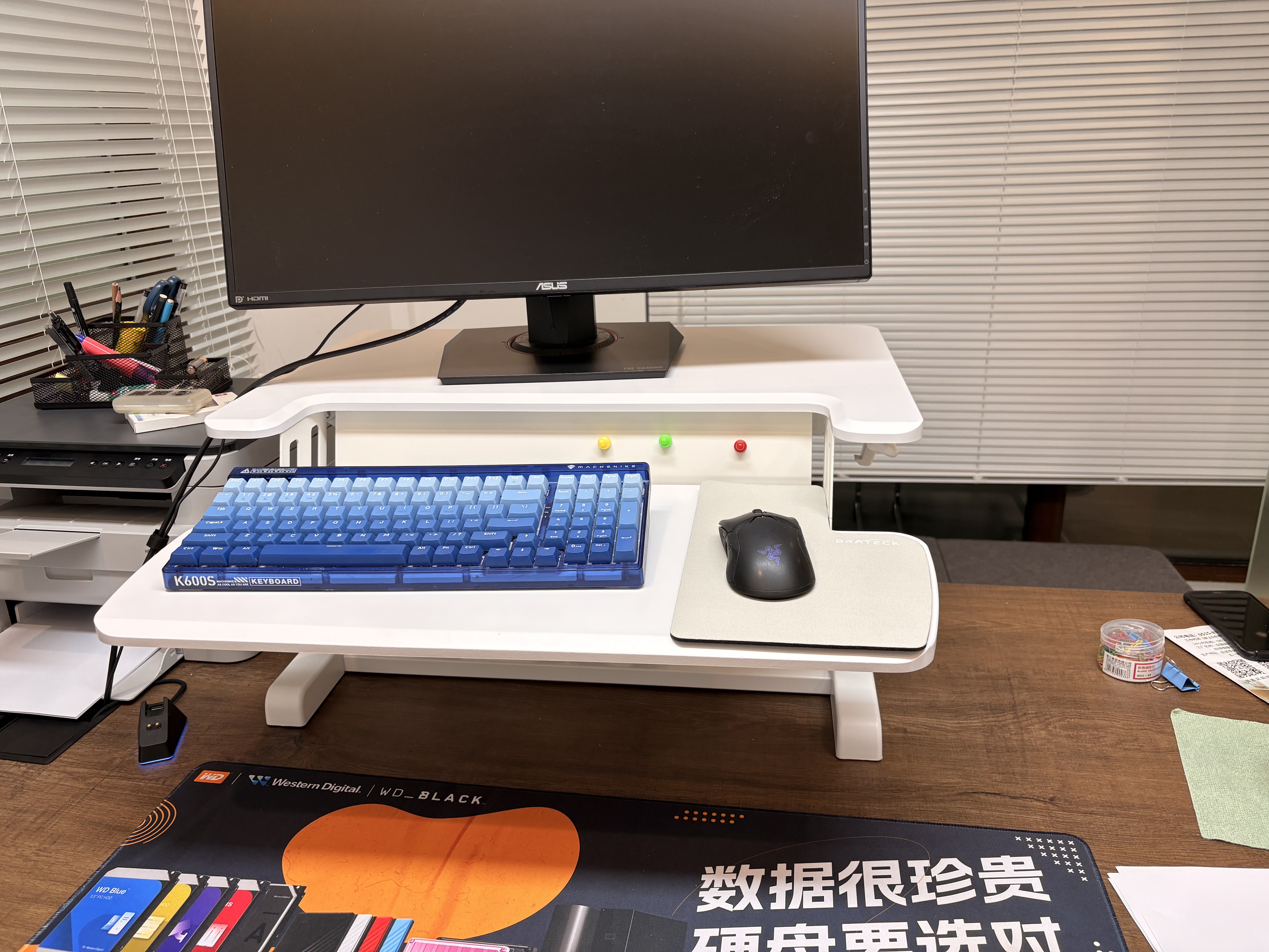 Brateck北弧 办公升降台 坐站办公升降桌 升降电脑桌 小台面小仙桌 D460 宽65cm丨磁吸背板丨D460白 实拍图