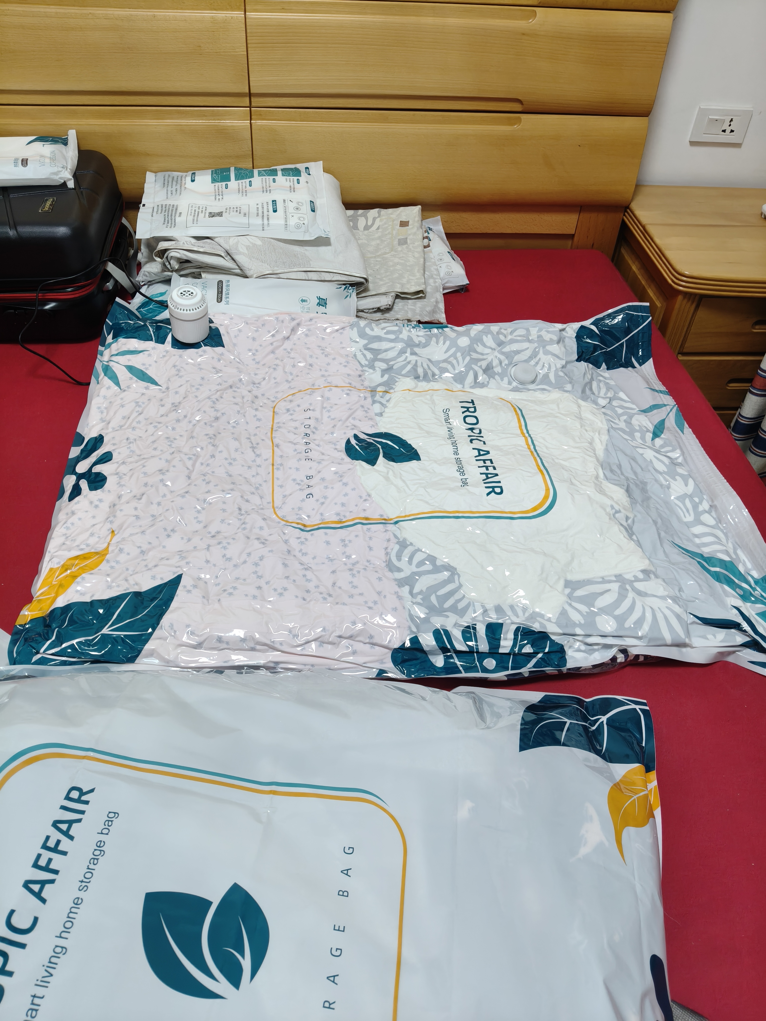 佛斯德真空压缩袋收纳袋棉被被子衣物衣服整理袋子电泵抽空气压缩收纳袋 4个特大4个大号4个中号+电泵 实拍图