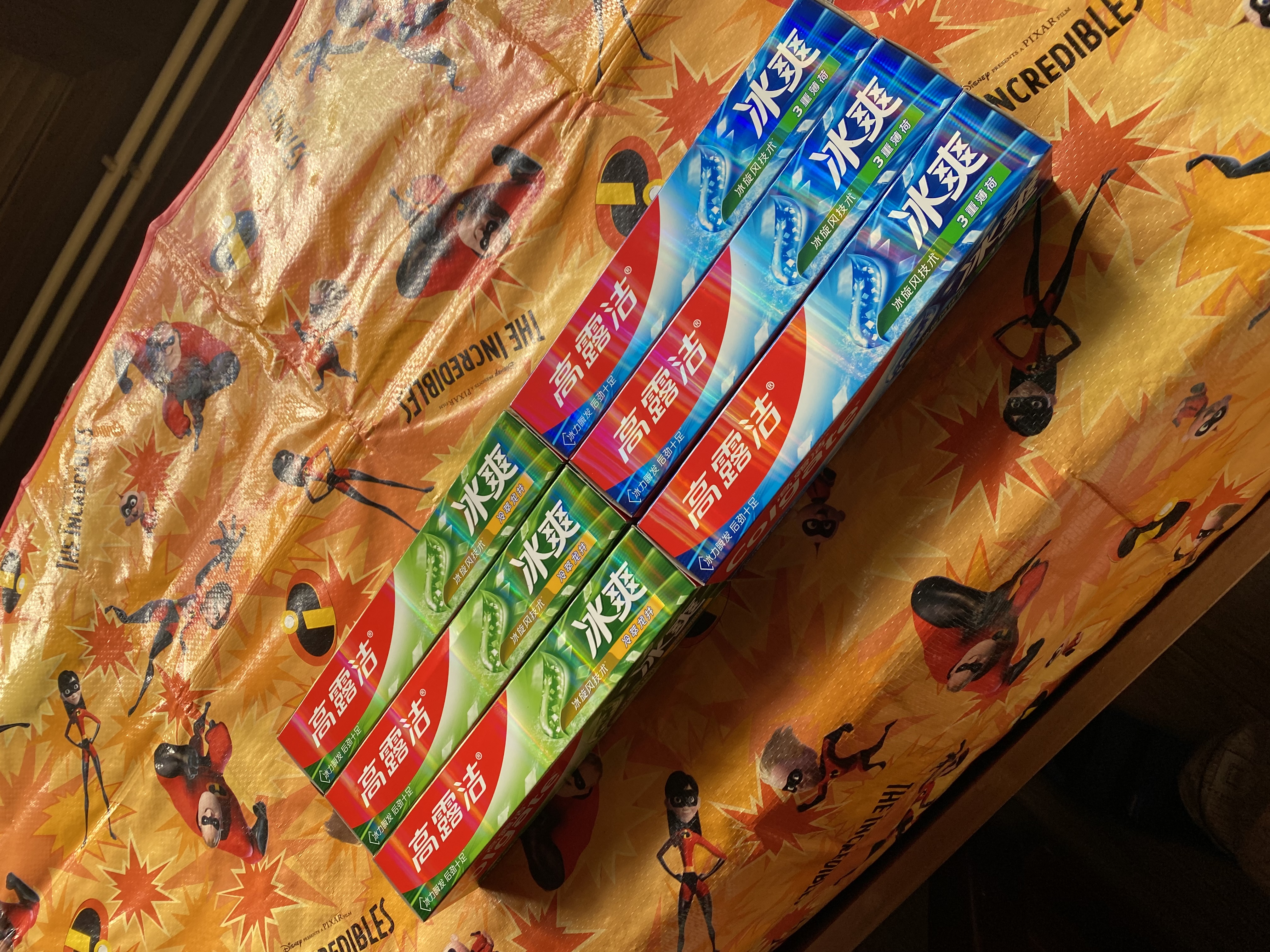 高露洁（Colgate）冰爽三重薄荷牙膏180g 10倍持久清凉清新口气除口臭成人牙膏含氟 实拍图