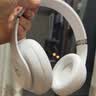 beats Studio Pro 无线头戴式耳机【开学礼物】蓝牙主动降噪时尚耳机 适用苹果安卓耳机 白色 实拍图