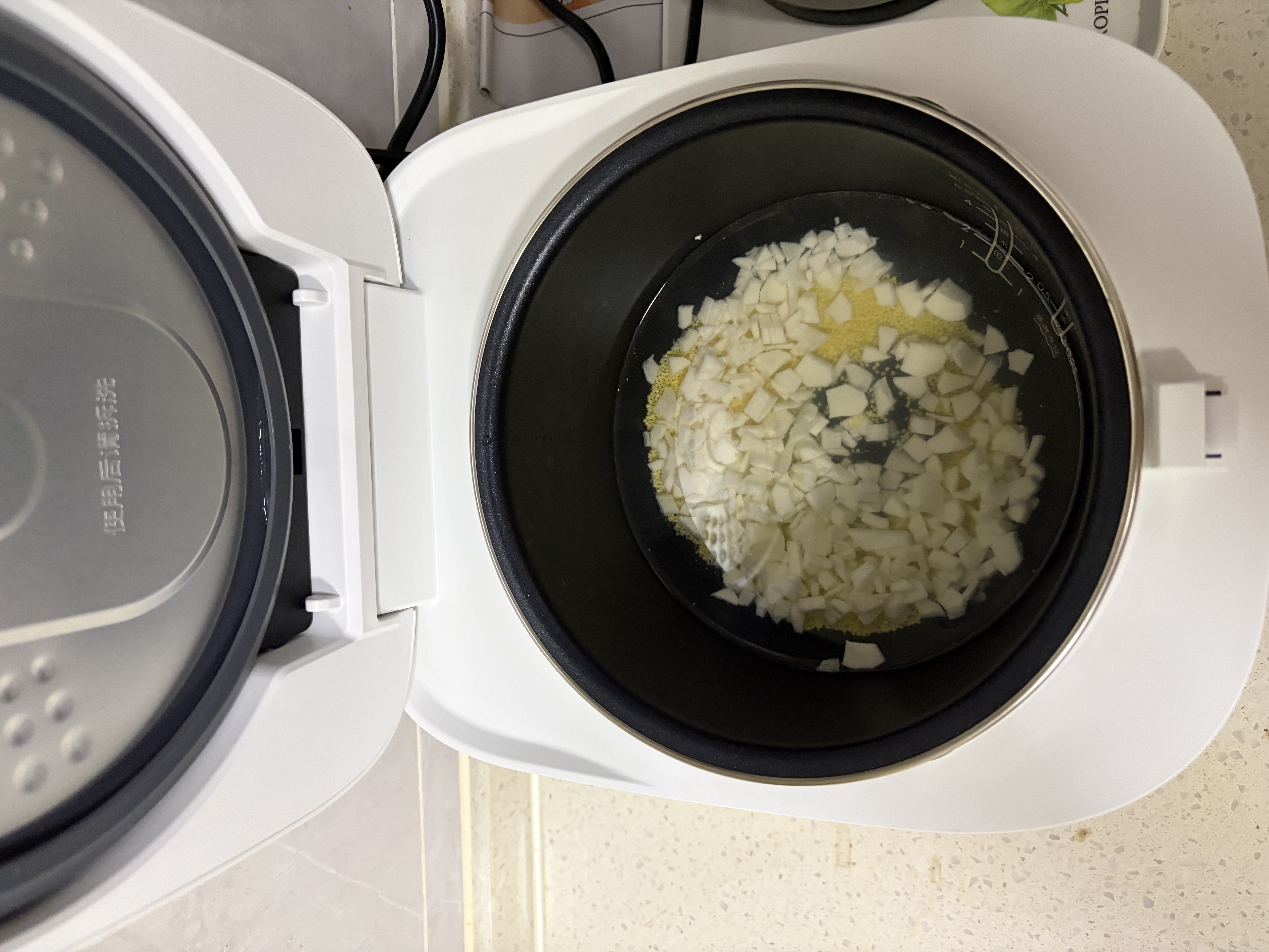 美的（Midea）3升电饭煲小2-3人不粘内胆IH加热家用口感可调多功能智能一级能效电饭锅MB-CFB3099H 实拍图