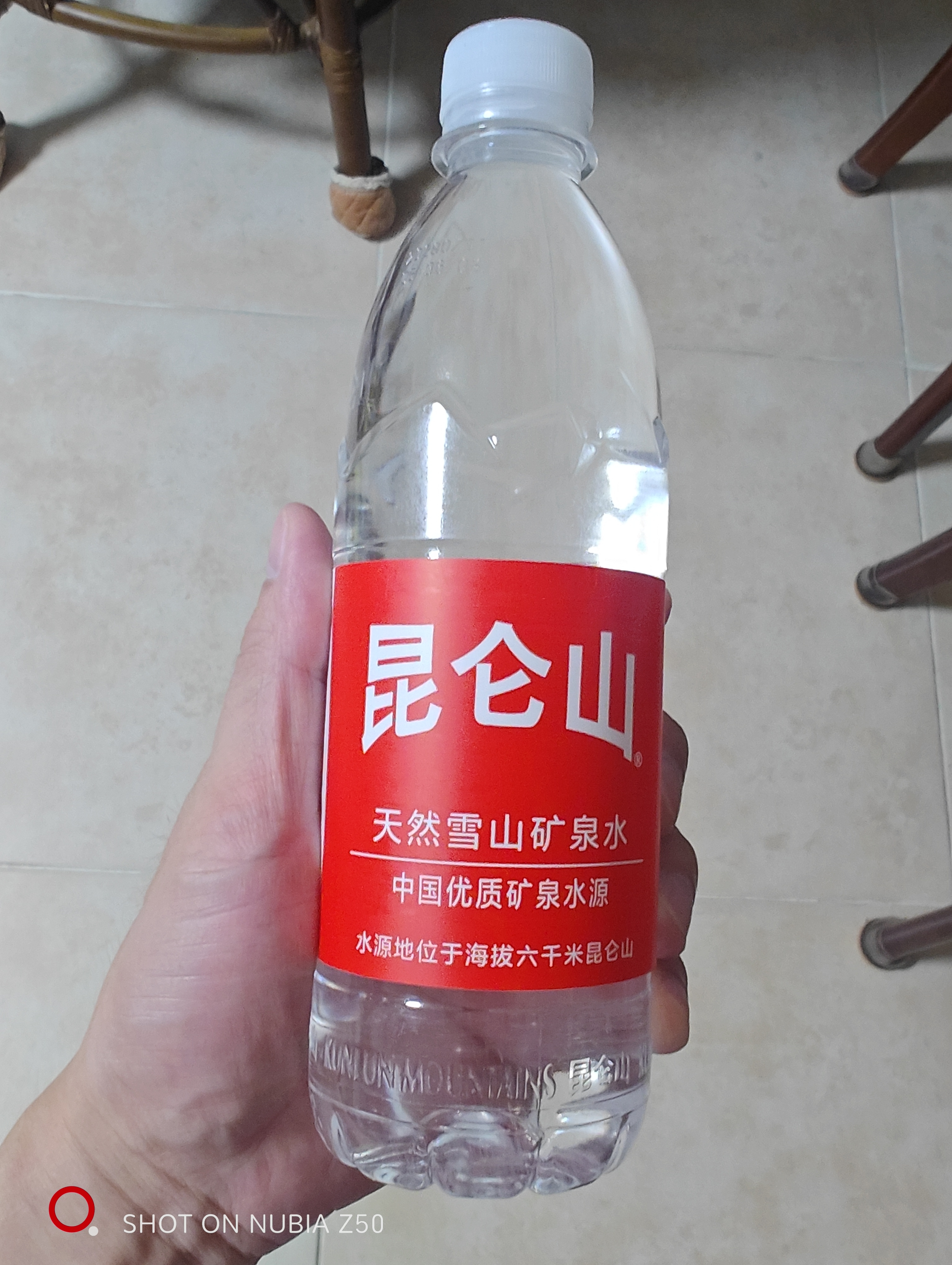 昆仑山雪山矿泉水议整箱装高档会商务水天然弱碱性纯净小分子团矿物质水 500mL24瓶1箱【店铺热卖】 实拍图